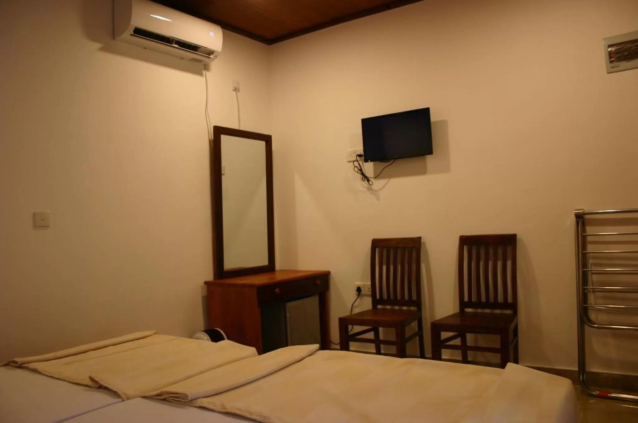 Photo of the whole room, Bed in JKAB Park Hotel