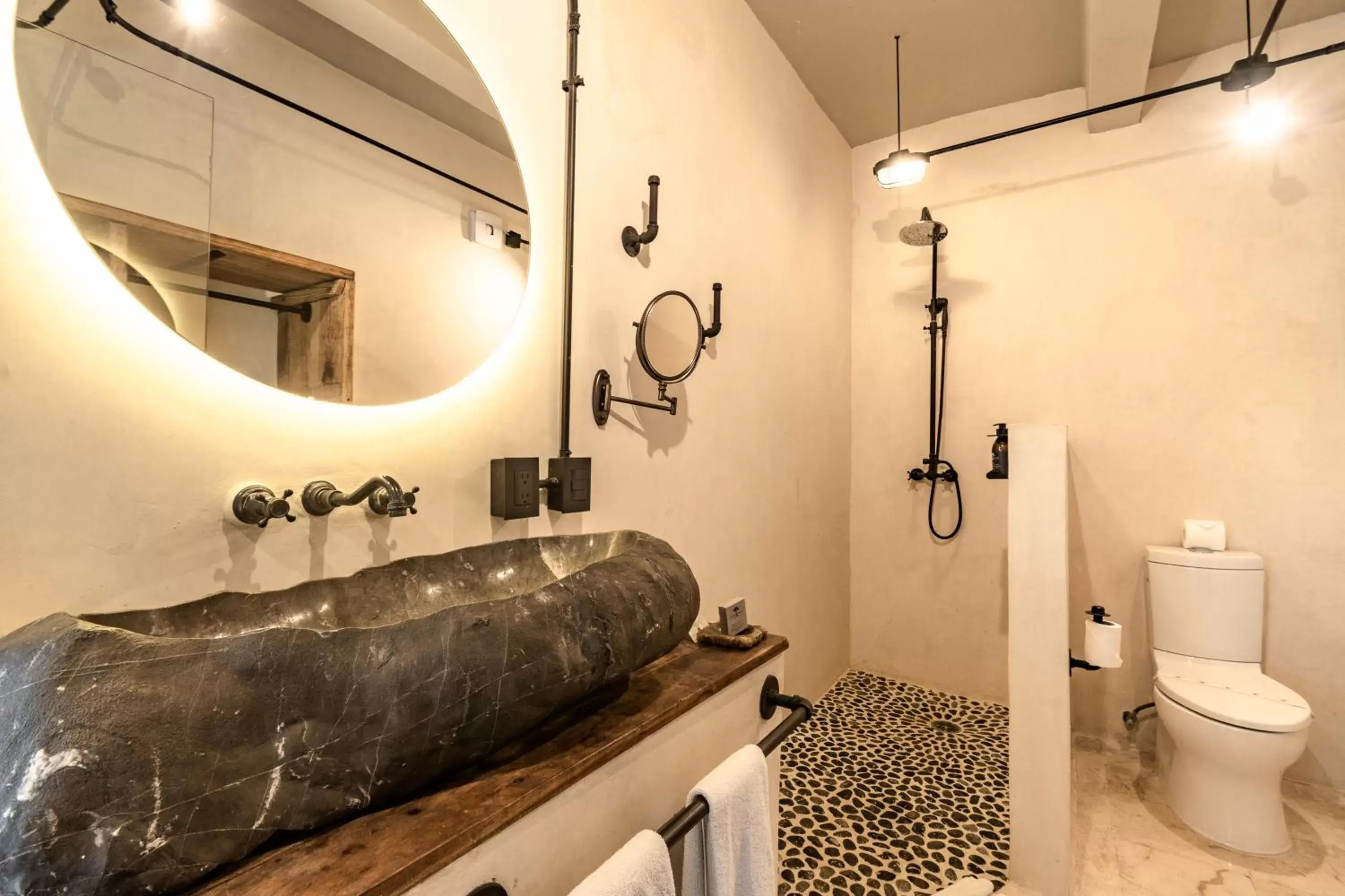 Shower, Bathroom in "5TH AVE Caribbean Paradise Boutique Hotel "by BFH"