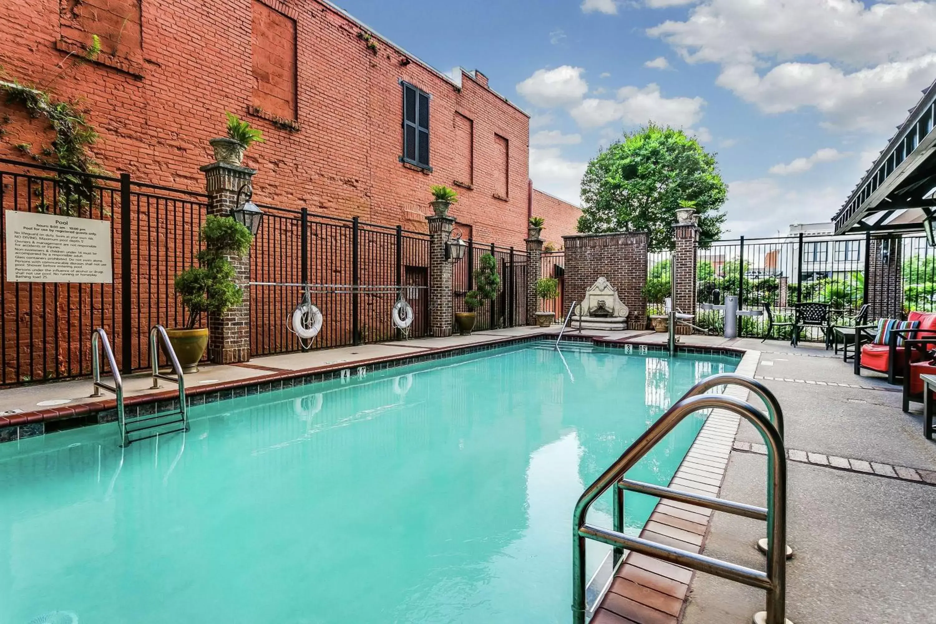 Pool view, Swimming Pool in Hampton Inn & Suites Mobile - Downtown Historic District