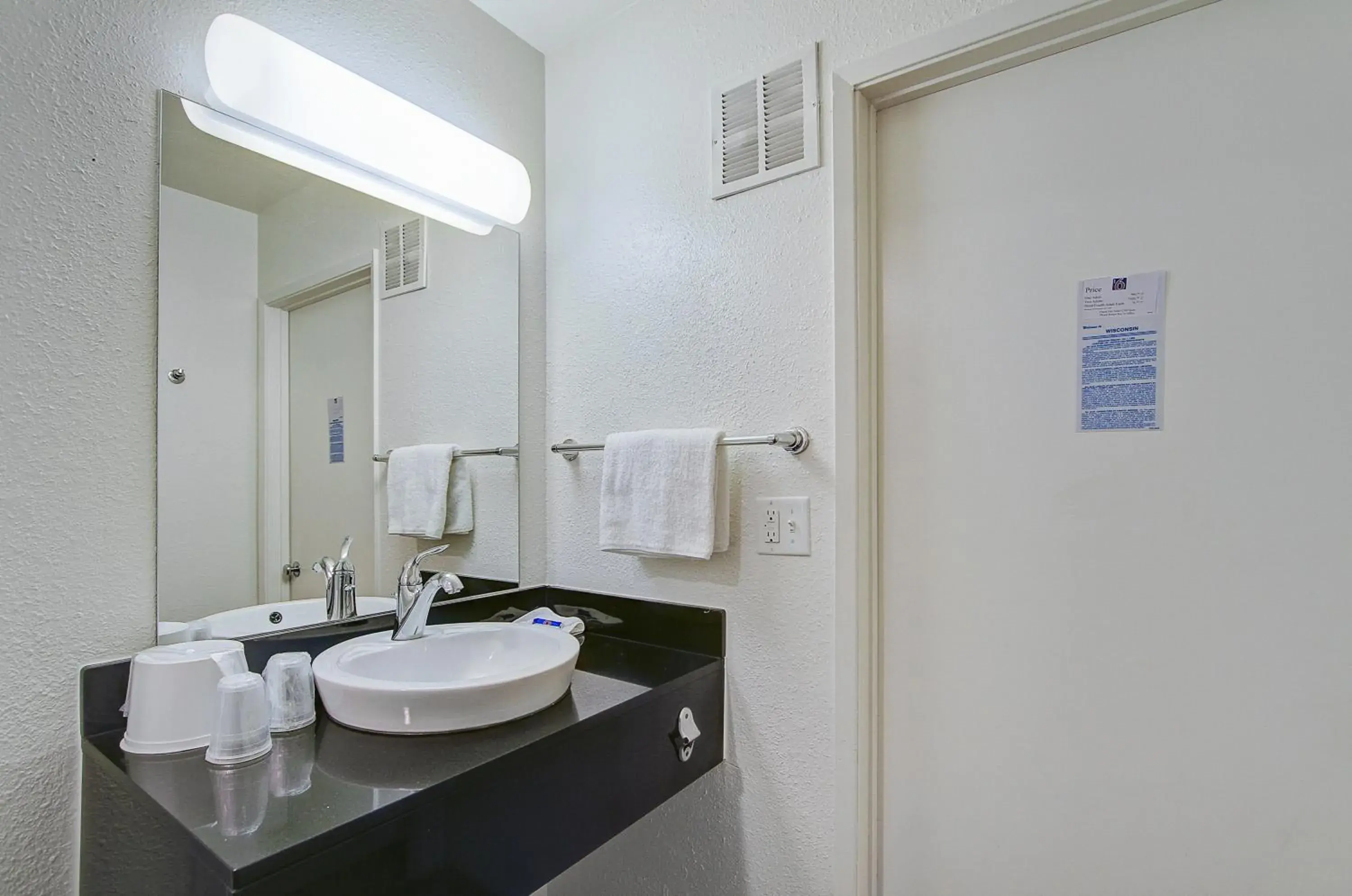 Bathroom in Motel 6-Green Bay, WI