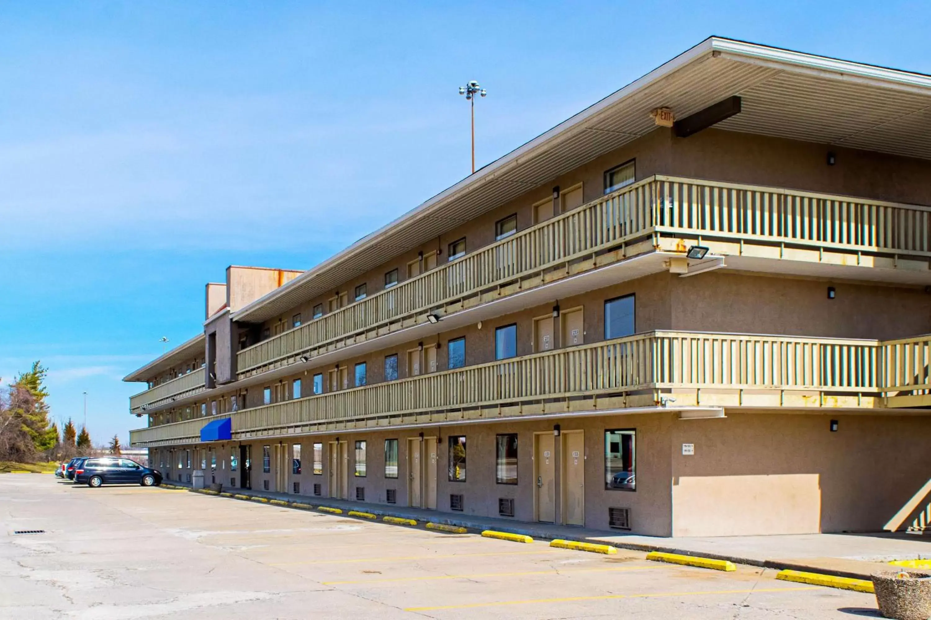 Property Building in Motel 6-Cincinnati, OH