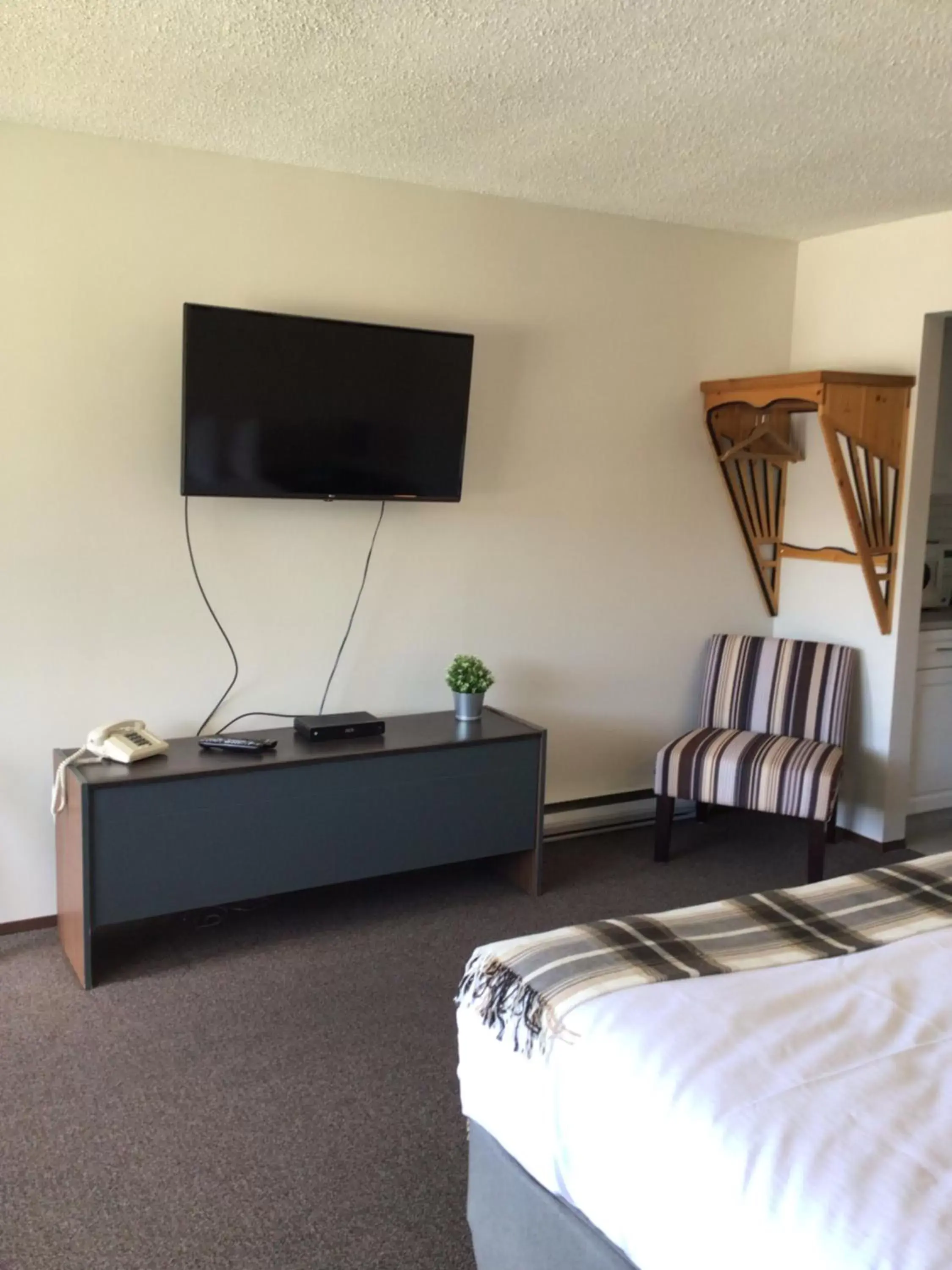 TV/Entertainment Center in Christina Lake Motel and RV Park