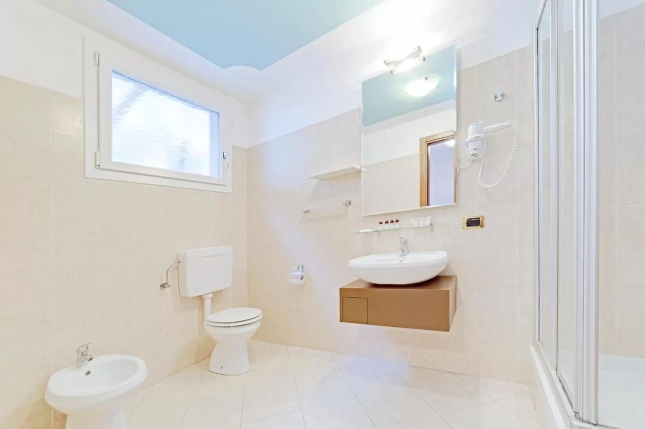 Bathroom in Hotel Grotto Bagat