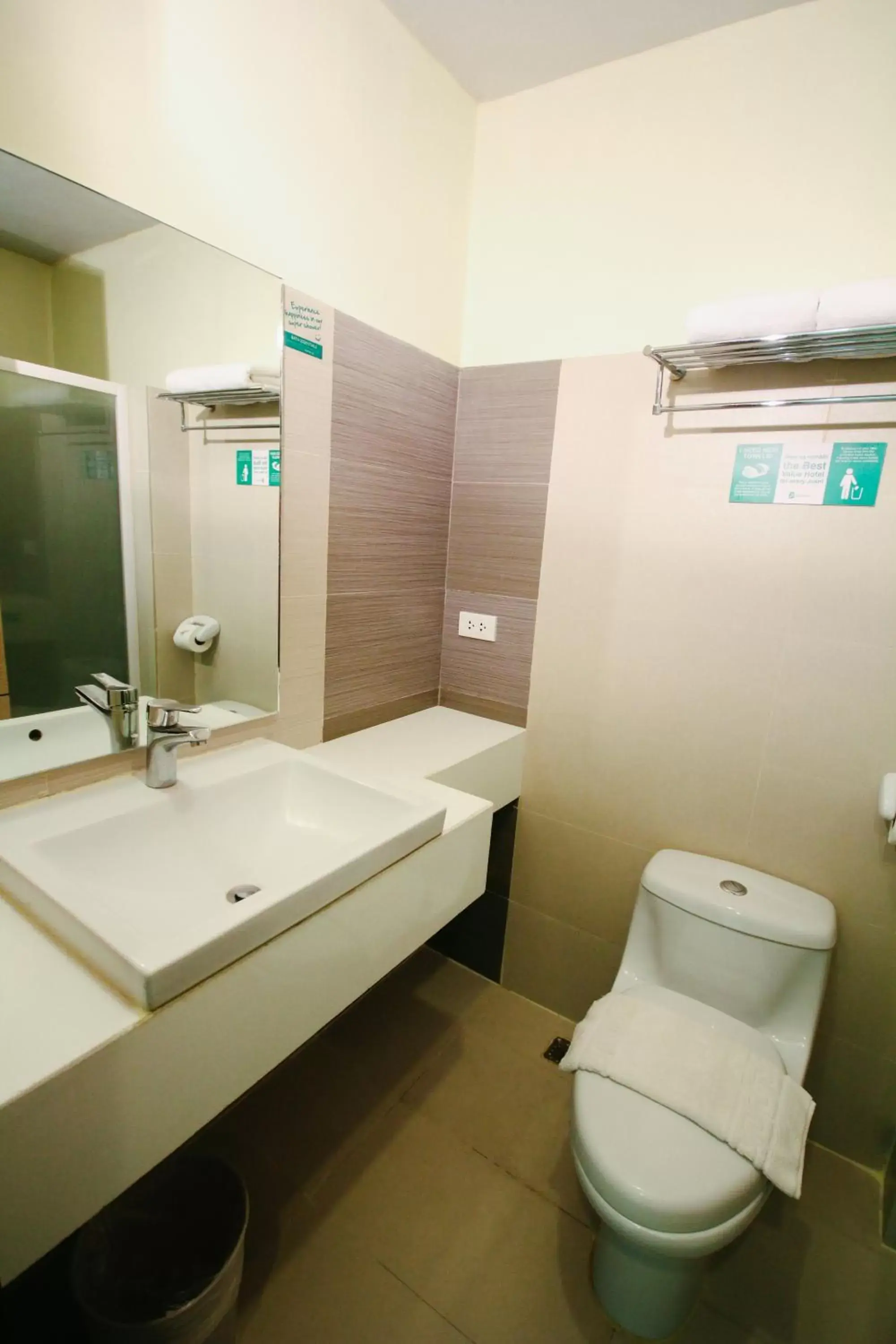 Bathroom in Go Hotels Dumaguete