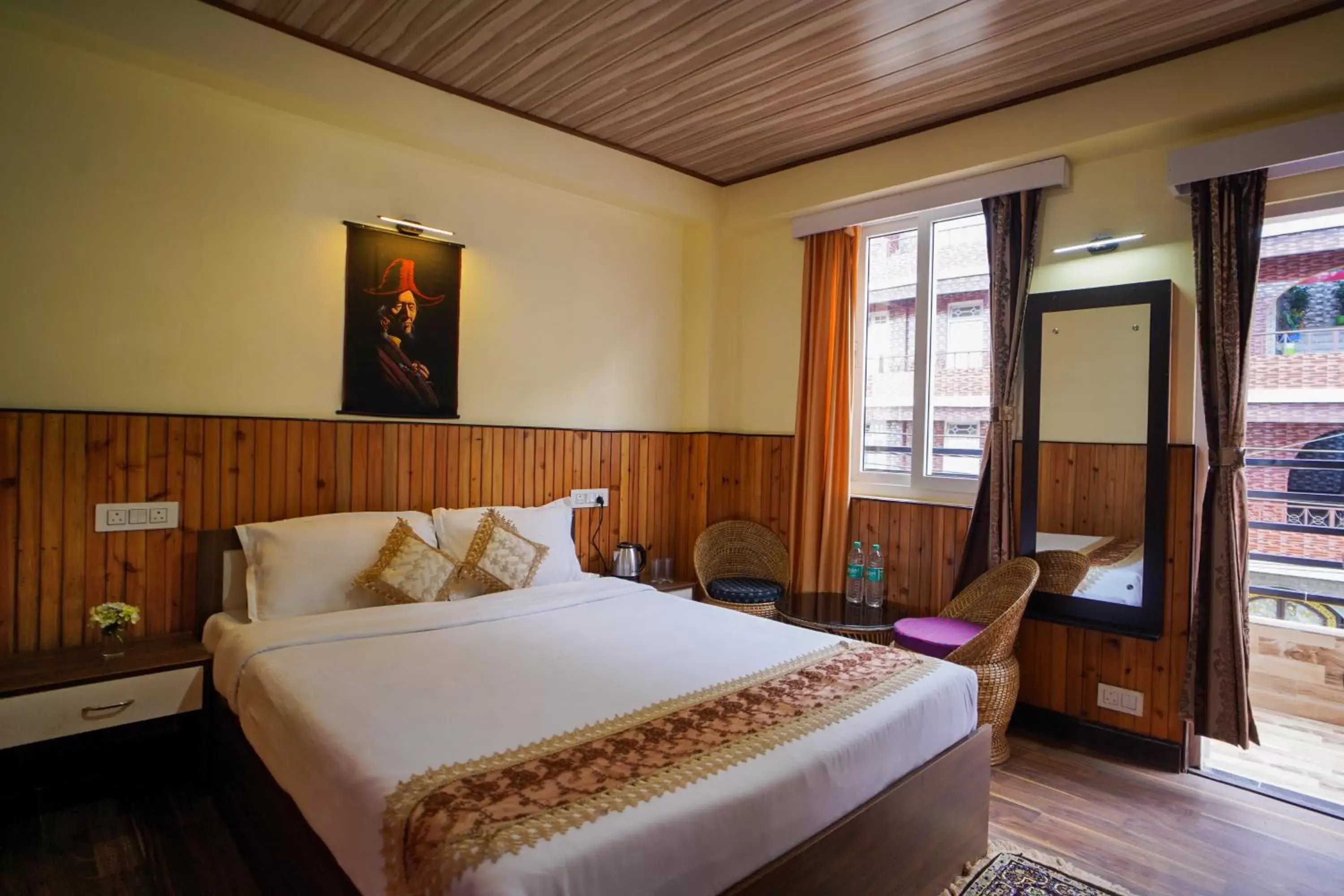Standard Double Room in Hotel Hill Queen near Sherpa Gumba Darjeeling Mall 5 Min Couple Friendly Standard Double Room in Hotel Hill Queen near Sherpa Gumba Darjeeling Mall 5 Min Couple Friendly