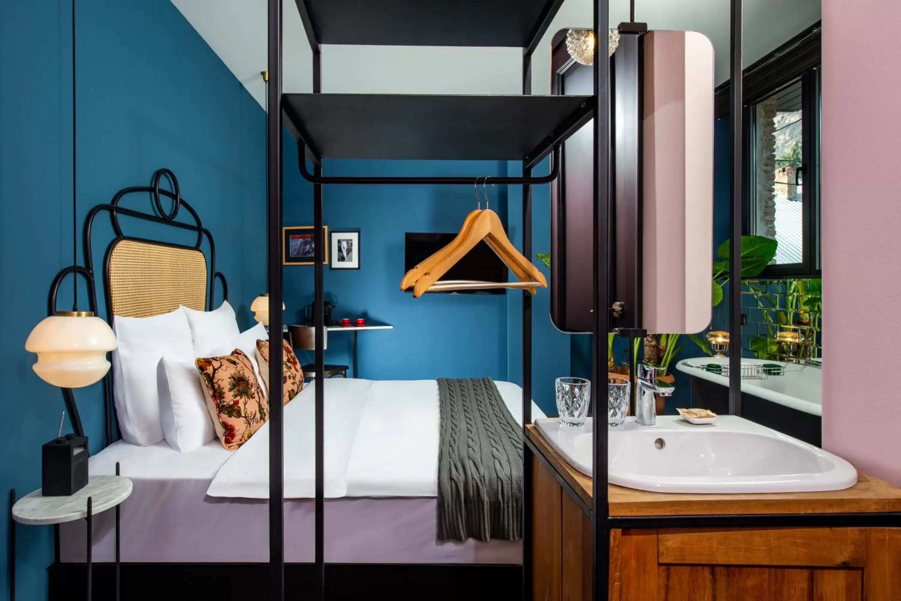 Suite with Hot Tub in Communal Hotel Sololaki Suite with Hot Tub in Communal Hotel Sololaki