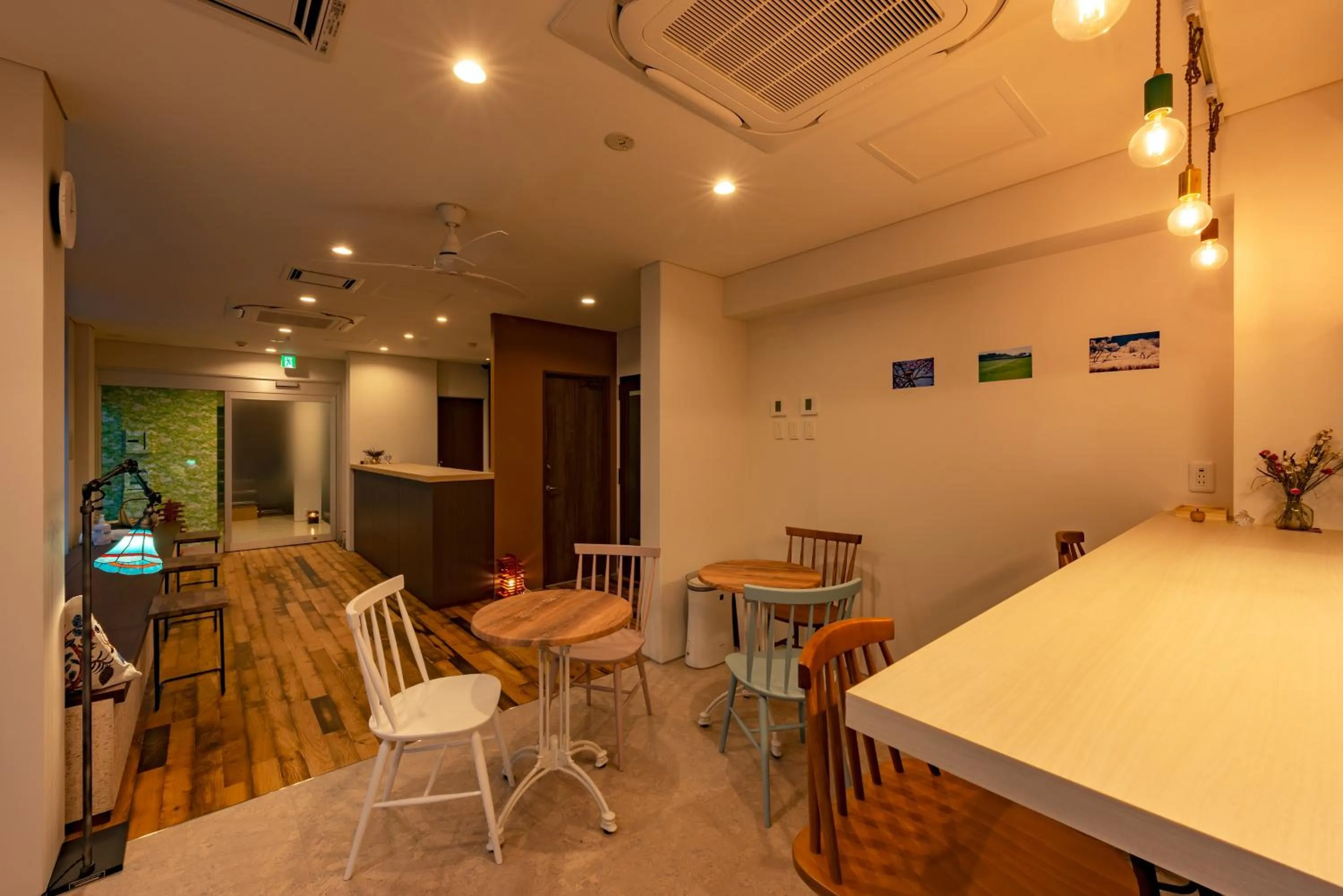 Communal lounge/ TV room in plat hostel keikyu sapporo sky