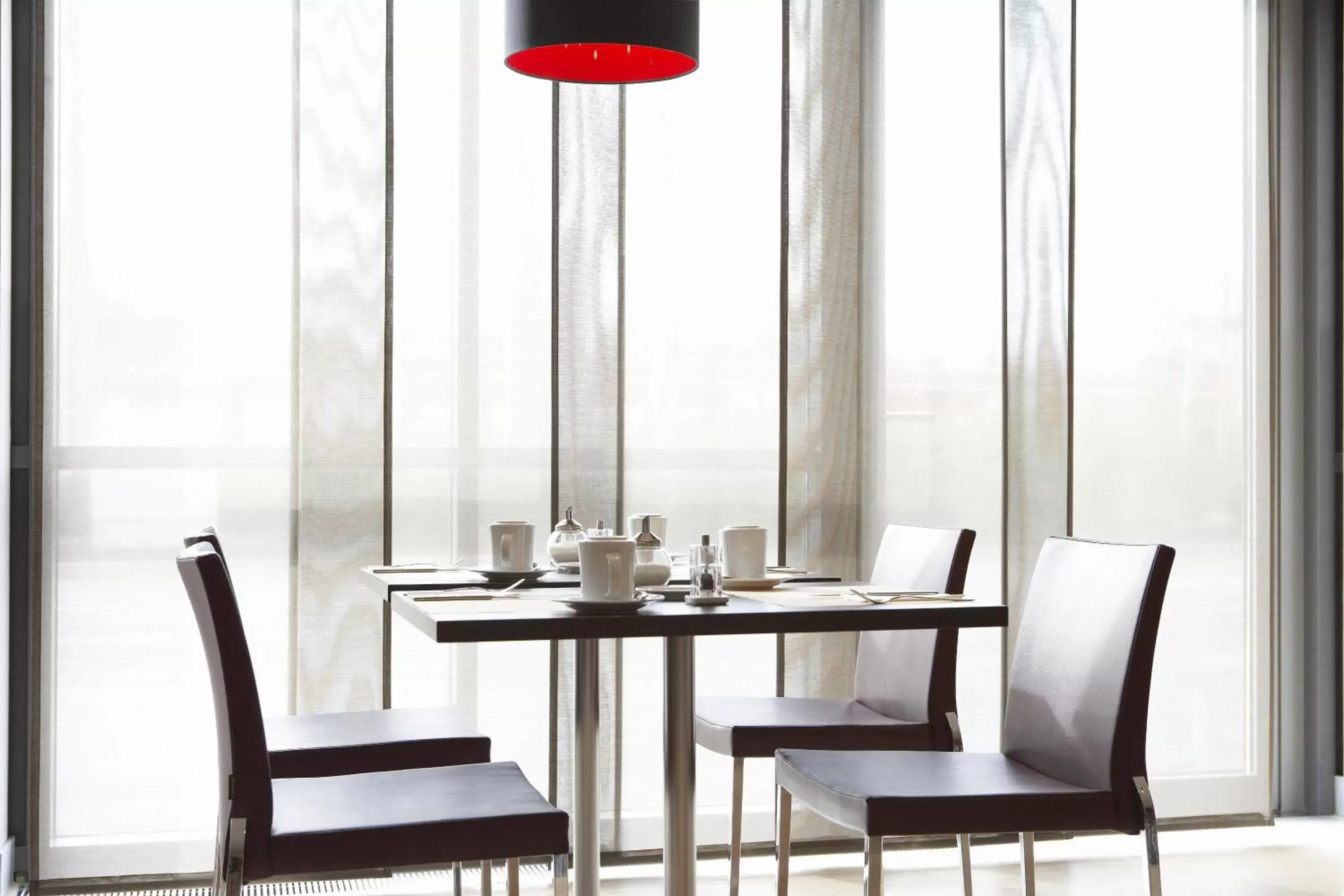 Lounge or bar, Restaurant/Places to Eat in IntercityHotel Mannheim