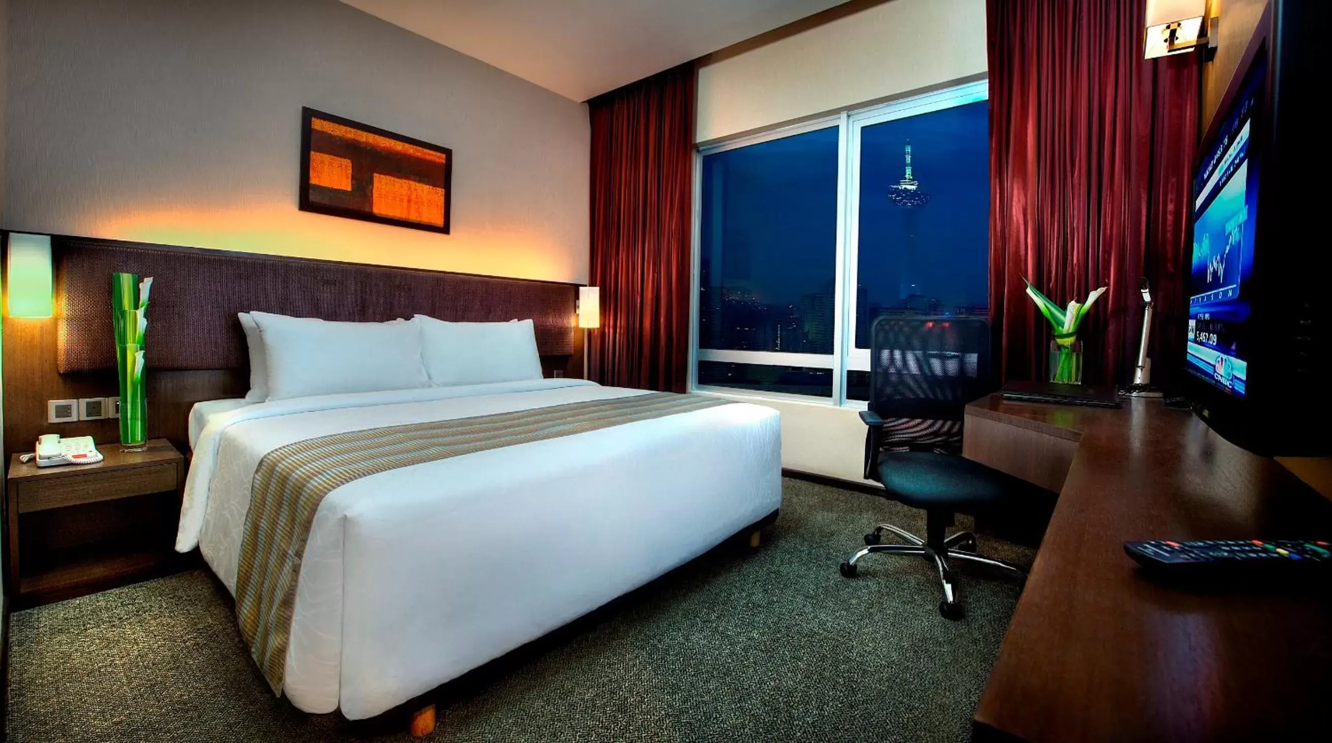 Photo of the whole room, Bed in Furama Bukit Bintang, Kuala Lumpur