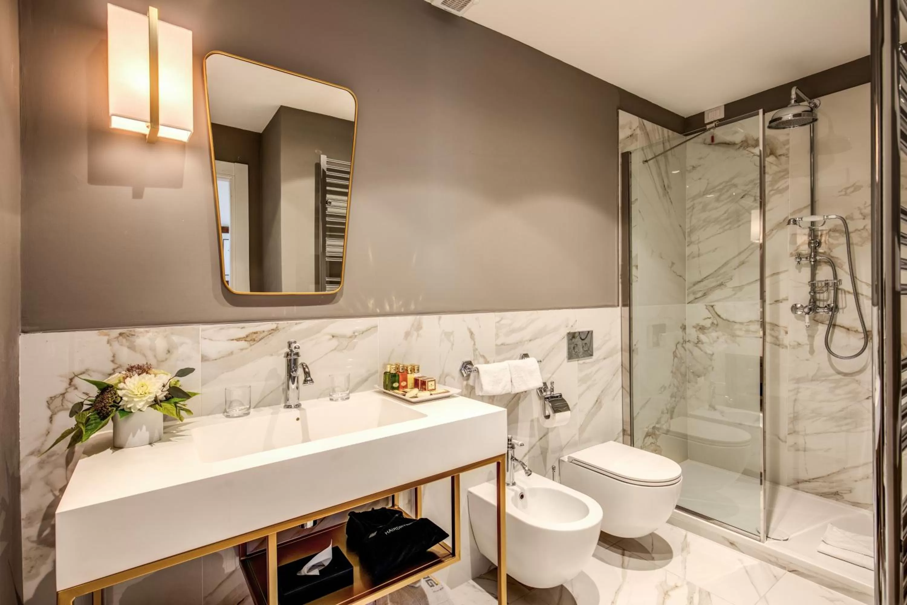 Shower in Eitch Borromini Palazzo Pamphilj