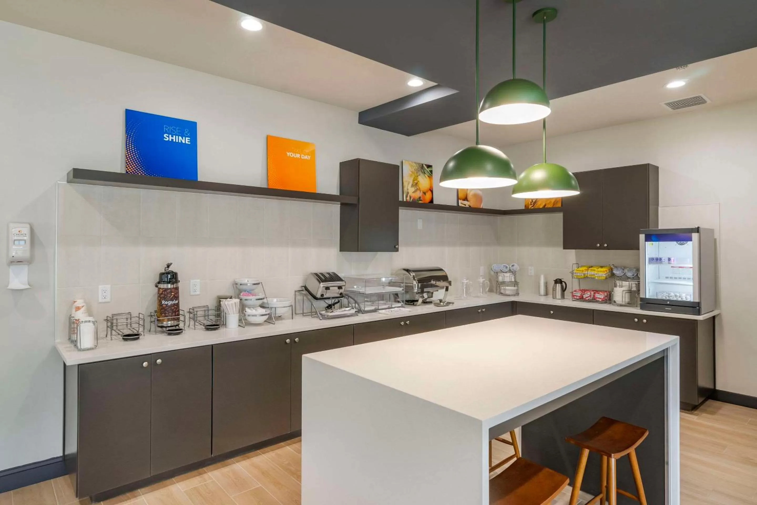 Breakfast in Comfort Inn & Suites New Port Richey Downtown District