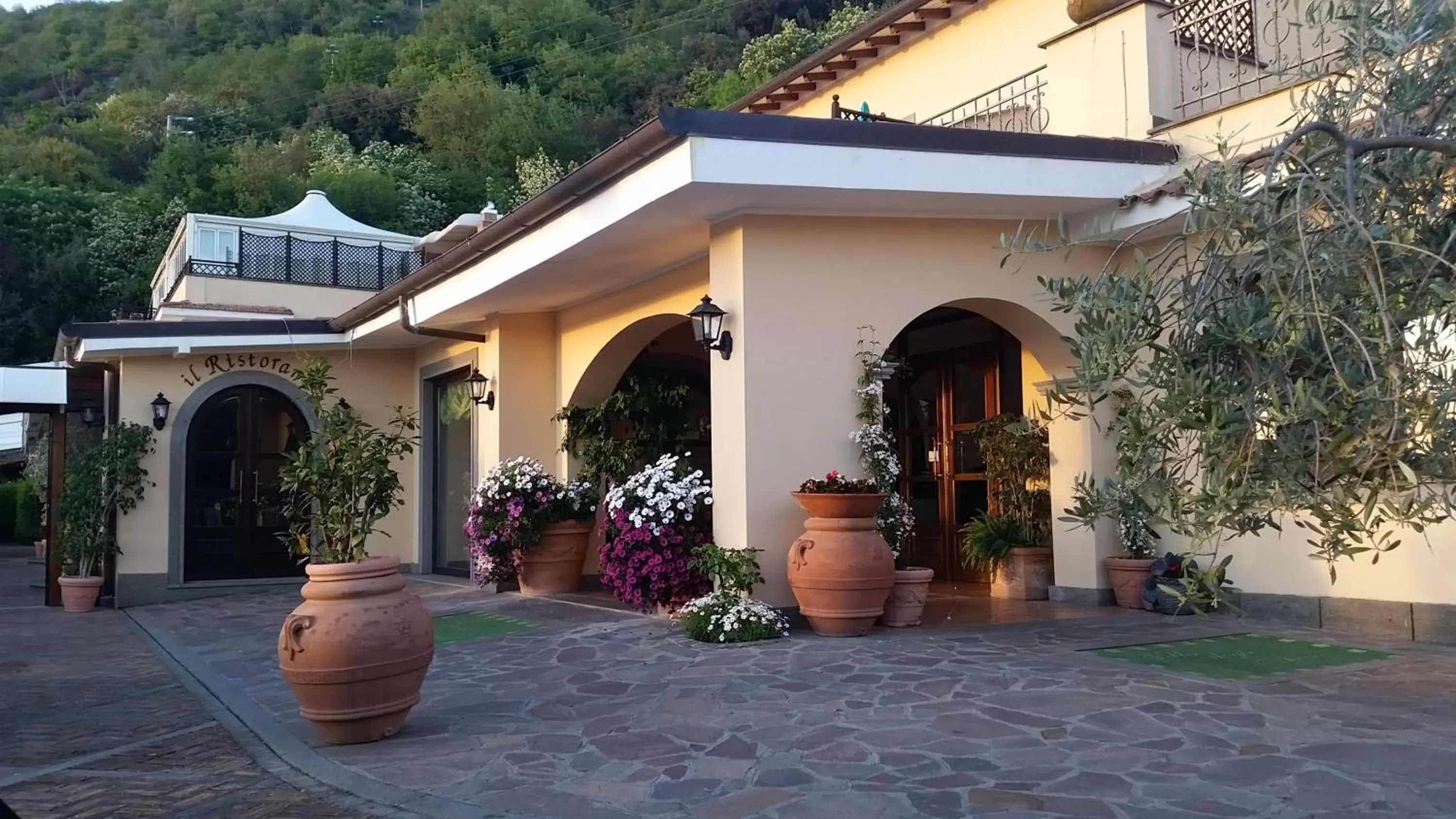 Facade/entrance in Hotel Villa Degli Angeli