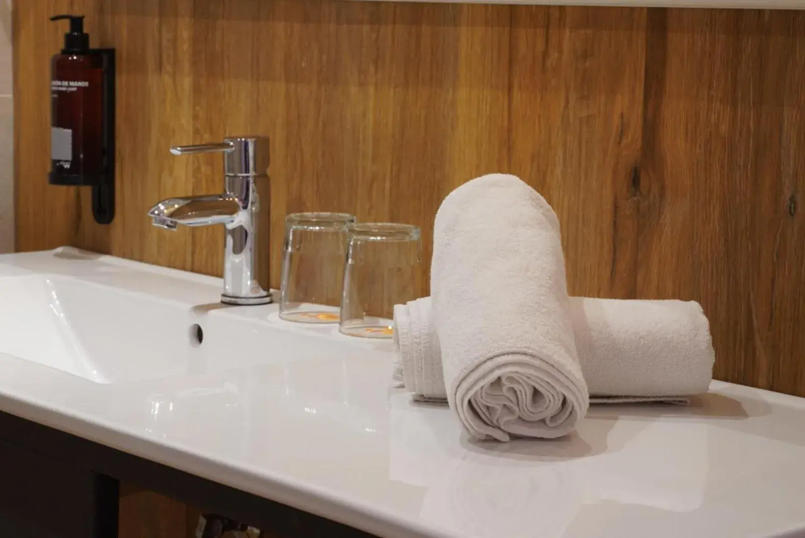 Bathroom in BPM Lloret Hotel - 30º Hotels