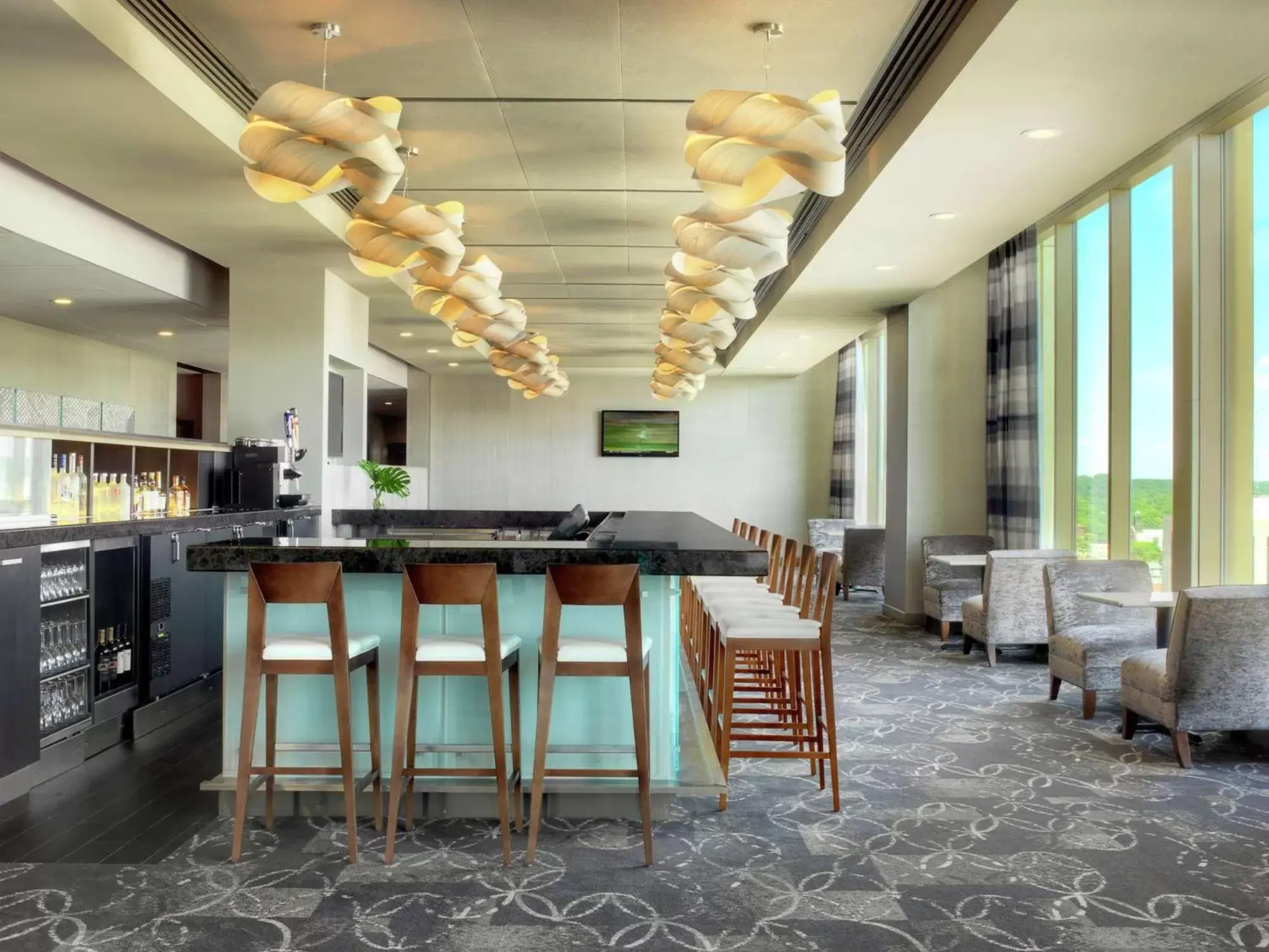 Lounge or bar, Lounge/Bar in DoubleTree by Hilton Hotel Cedar Rapids Convention Complex