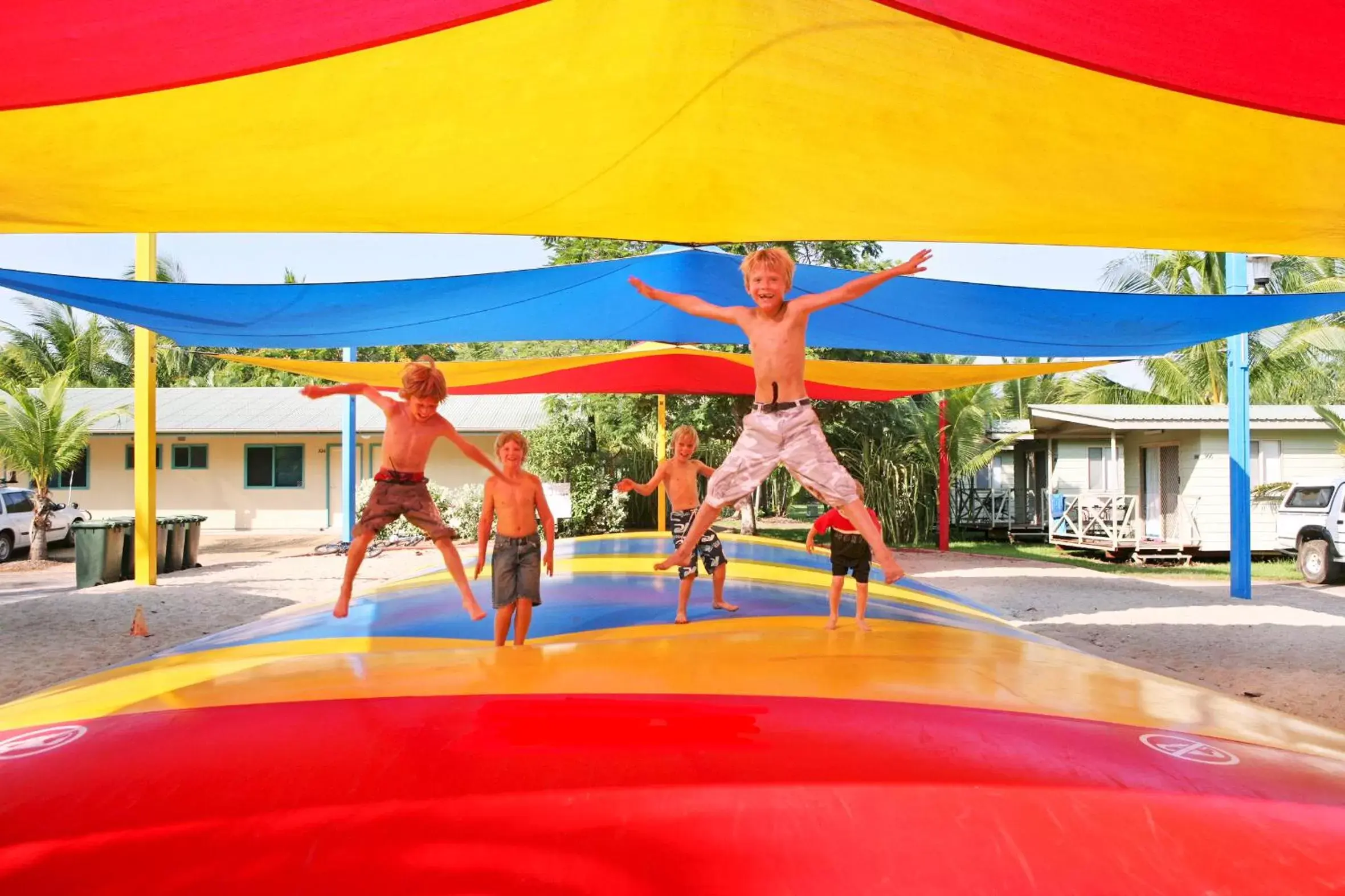 Activities, Swimming Pool in Darwin FreeSpirit Resort