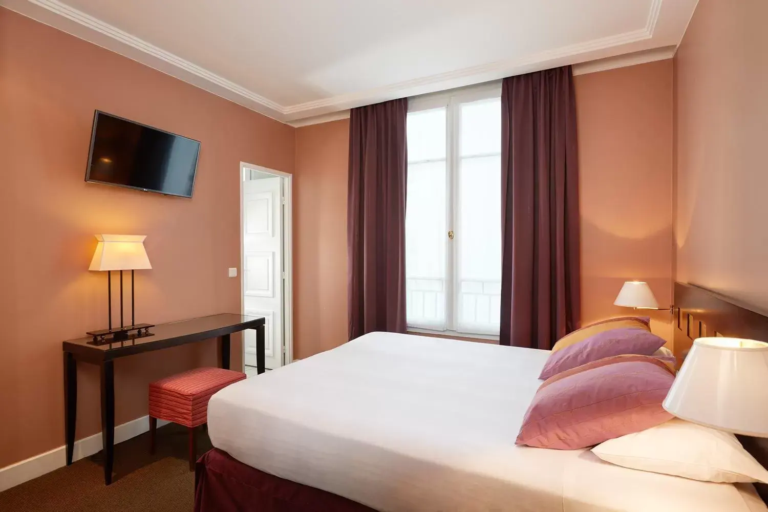 Bed in Hotel De La Jatte