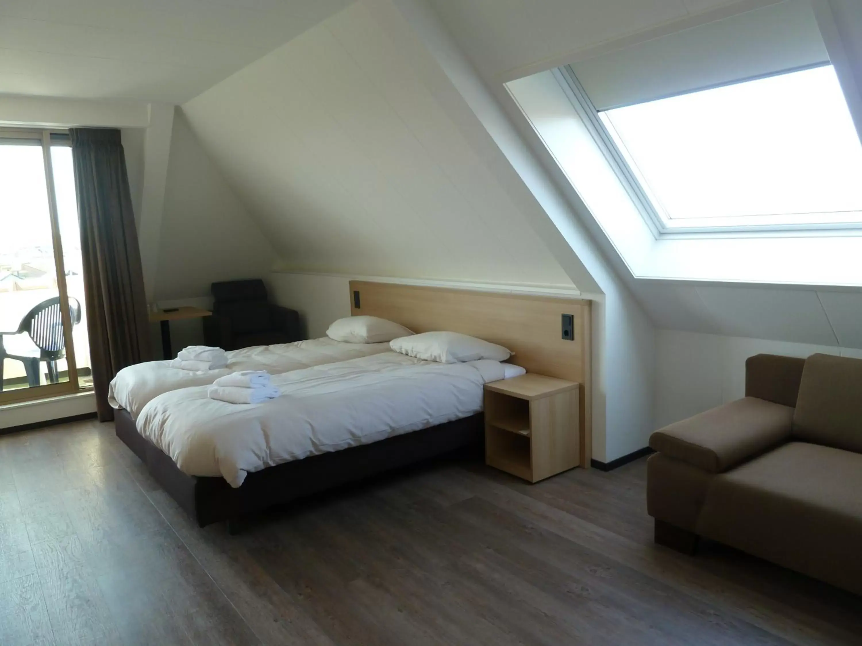 Photo of the whole room, Bed in Hotel het Zwaantje