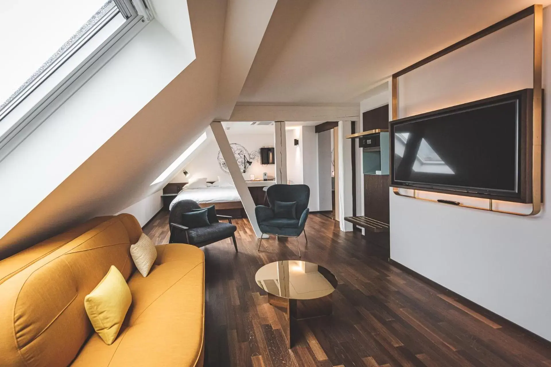 Bed, Seating Area in Hotel Bernina Geneva