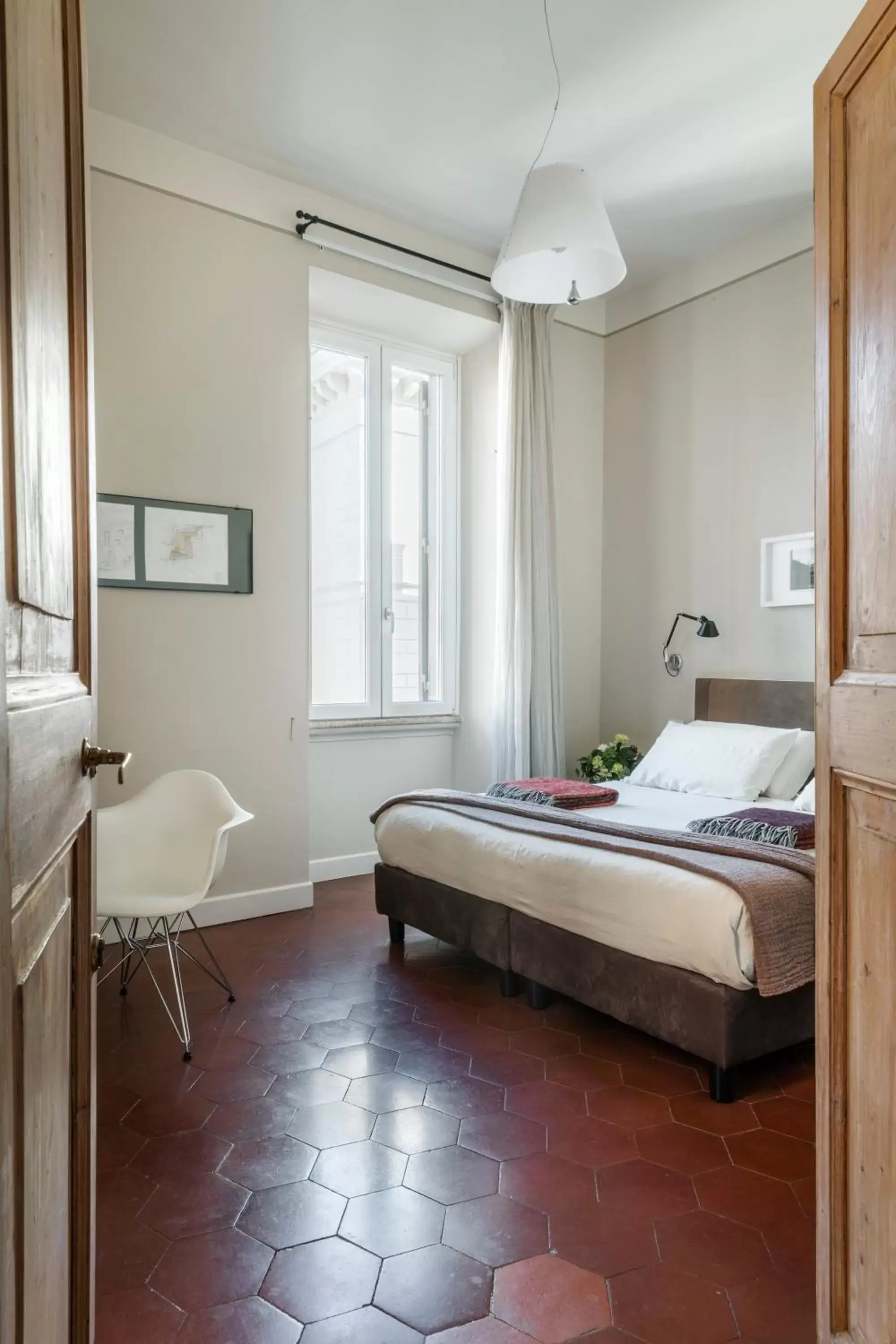 Photo of the whole room, Bed in MyNavona