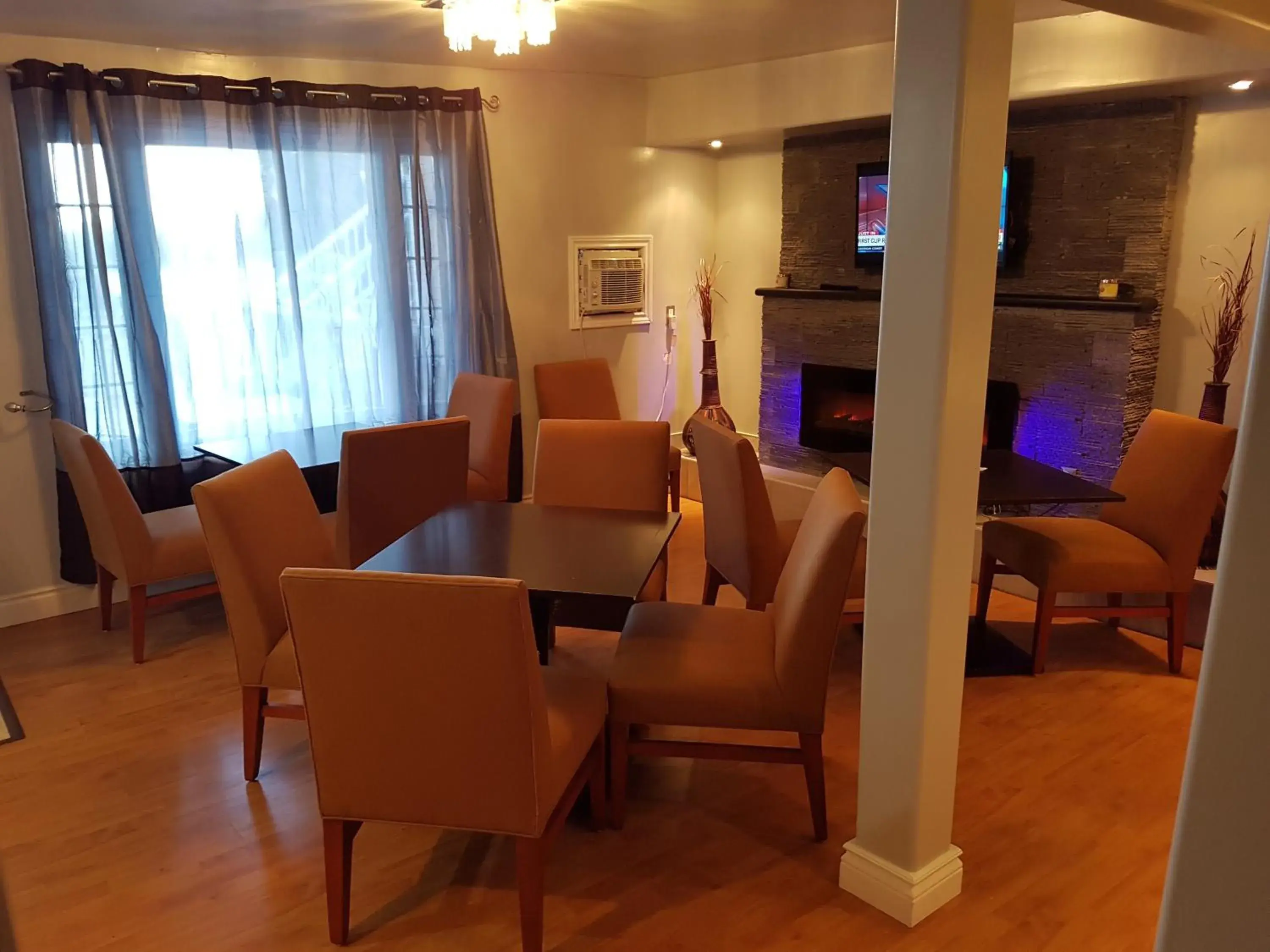 Lounge or bar, Restaurant/Places to Eat in Bayside Inn & Waterfront Suites