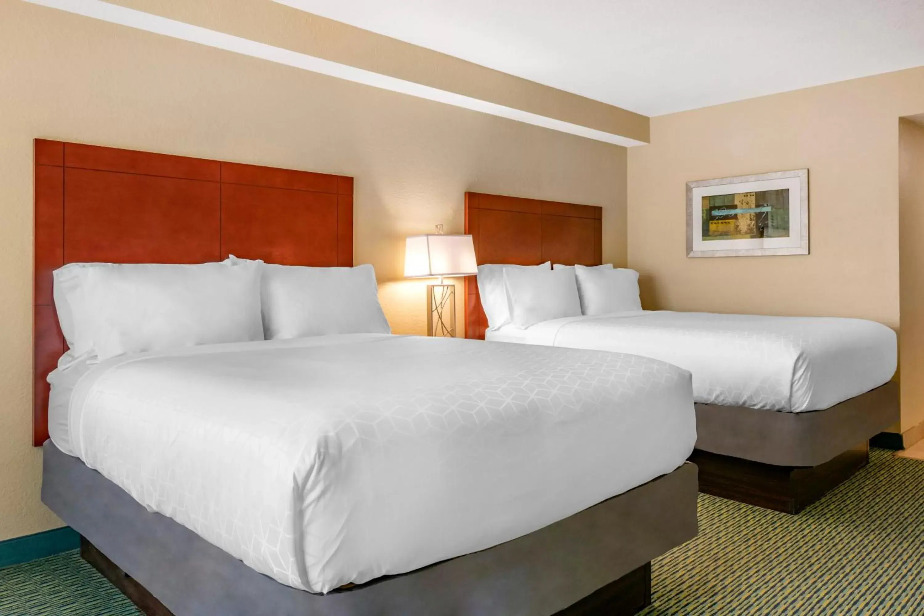 Bed in Holiday Inn Resort Orlando - Lake Buena Vista, an IHG Hotel