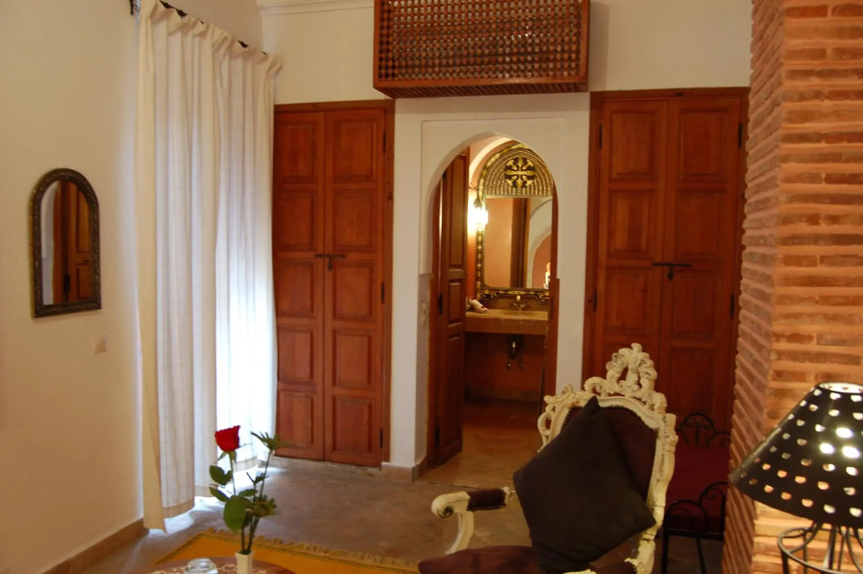 Photo of the whole room, Seating Area in Riad Les Trois Palmiers El Bacha