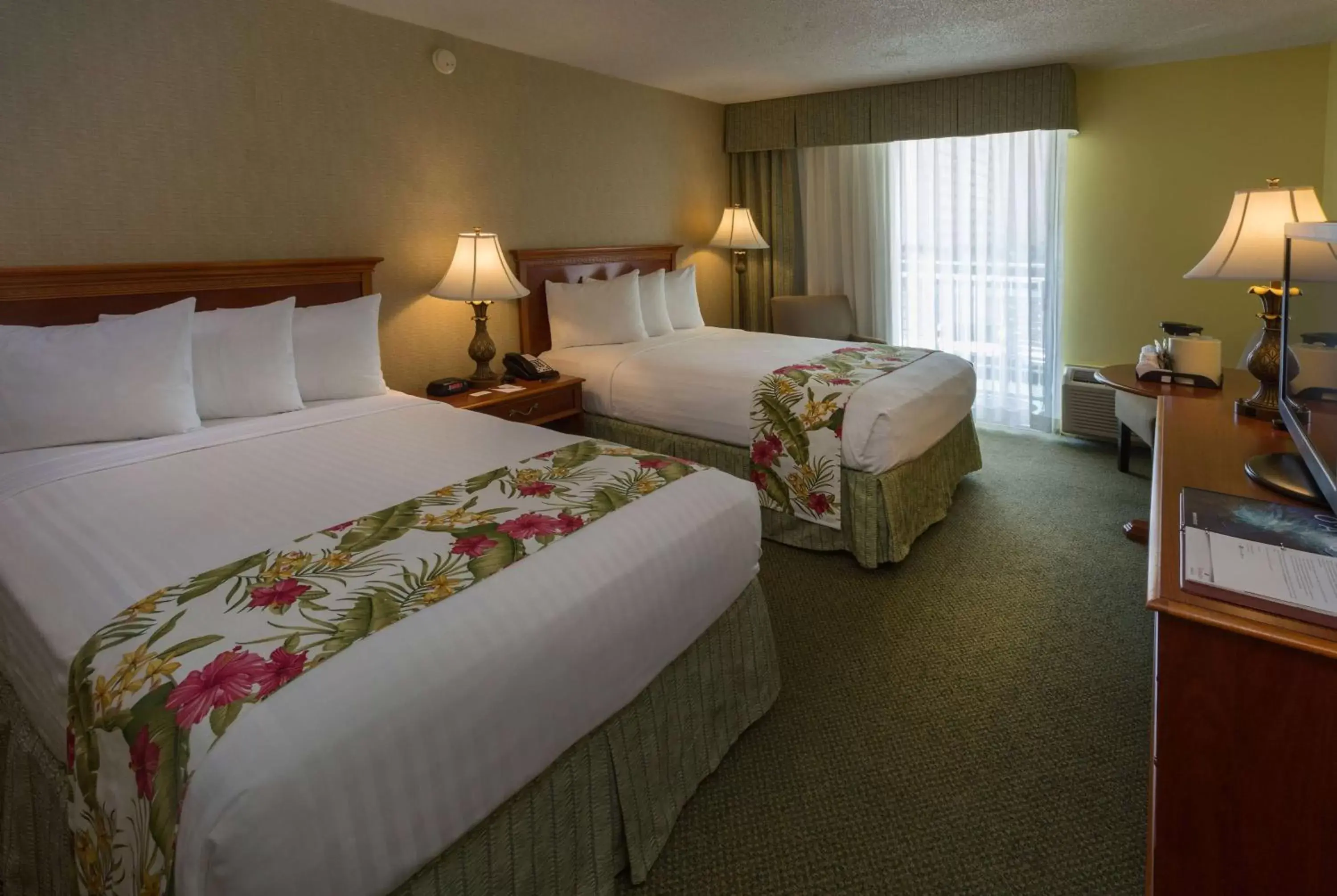 Photo of the whole room, Bed in Ramada Plaza by Wyndham Waikiki