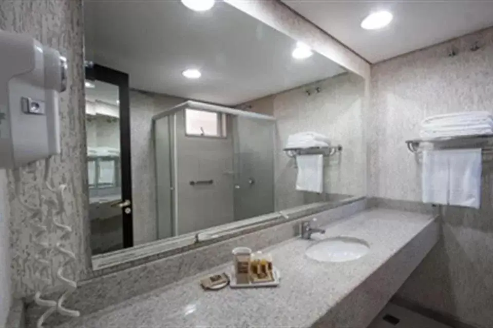 Bathroom in Mabu Curitiba Business