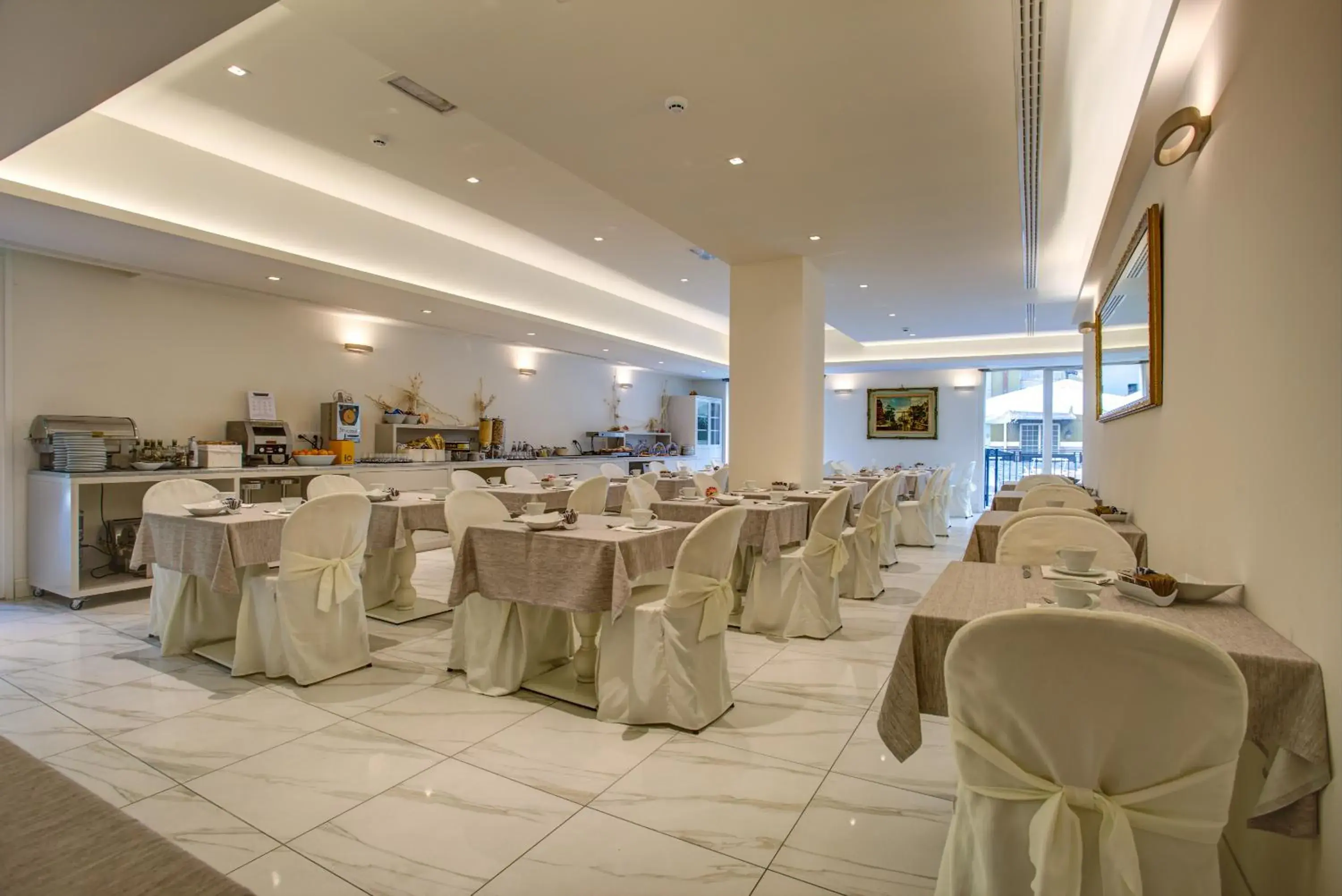 Restaurant/places to eat, Banquet Facilities in Rimini Suite Hotel