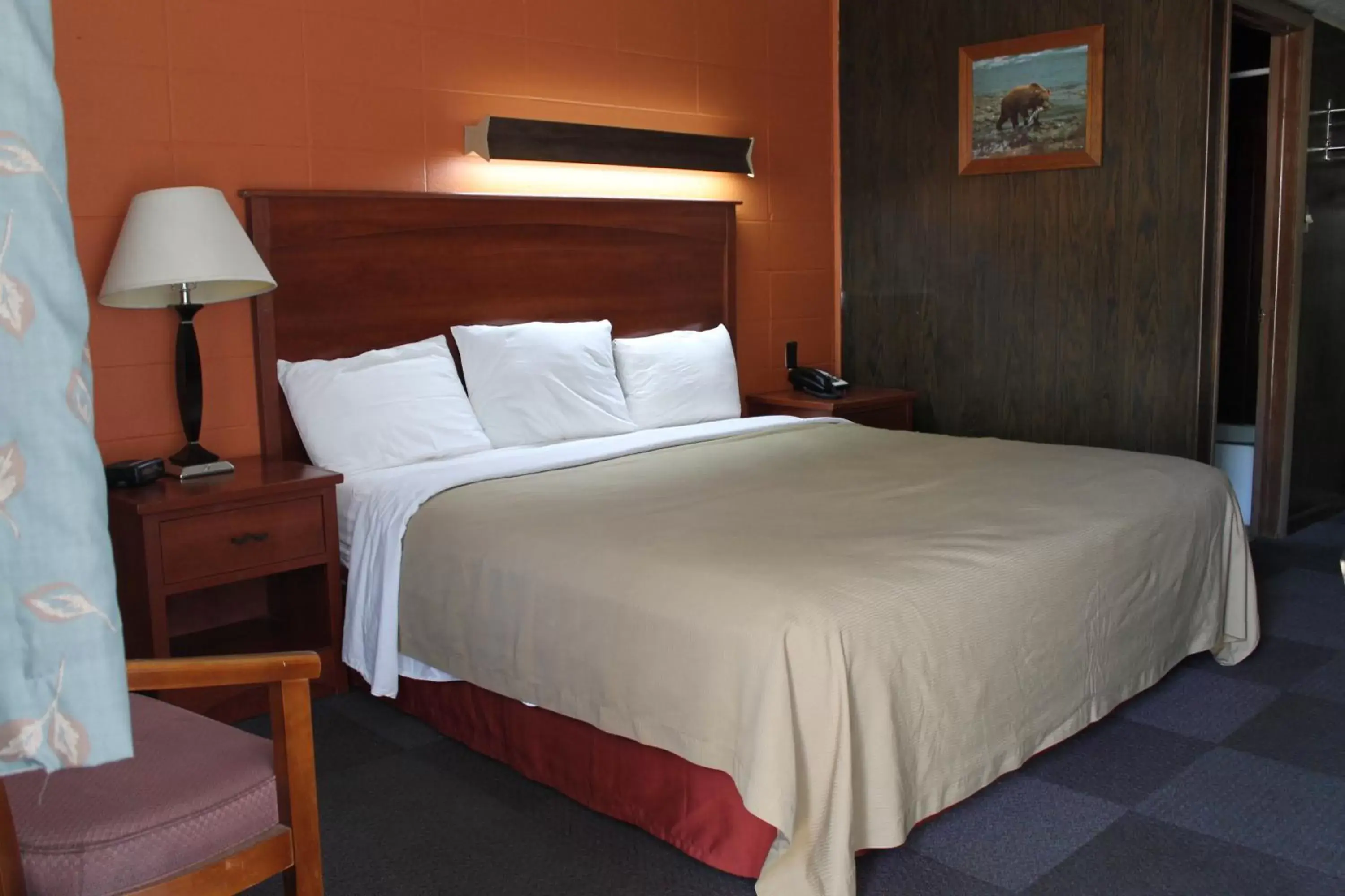 Bed in Motel Reedsburg