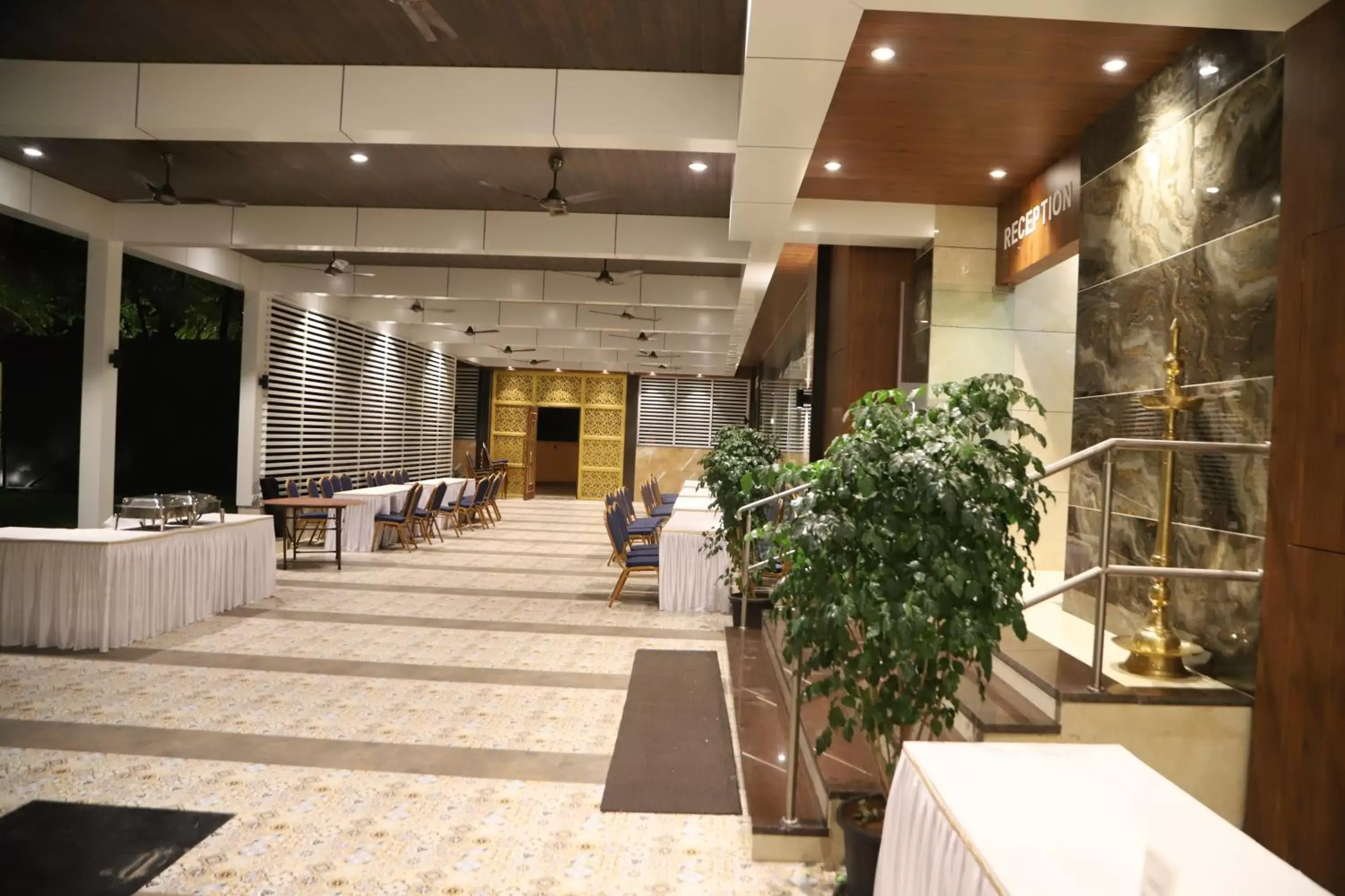 Restaurant/places to eat in Maple Inn Restaurant/places to eat in Maple Inn