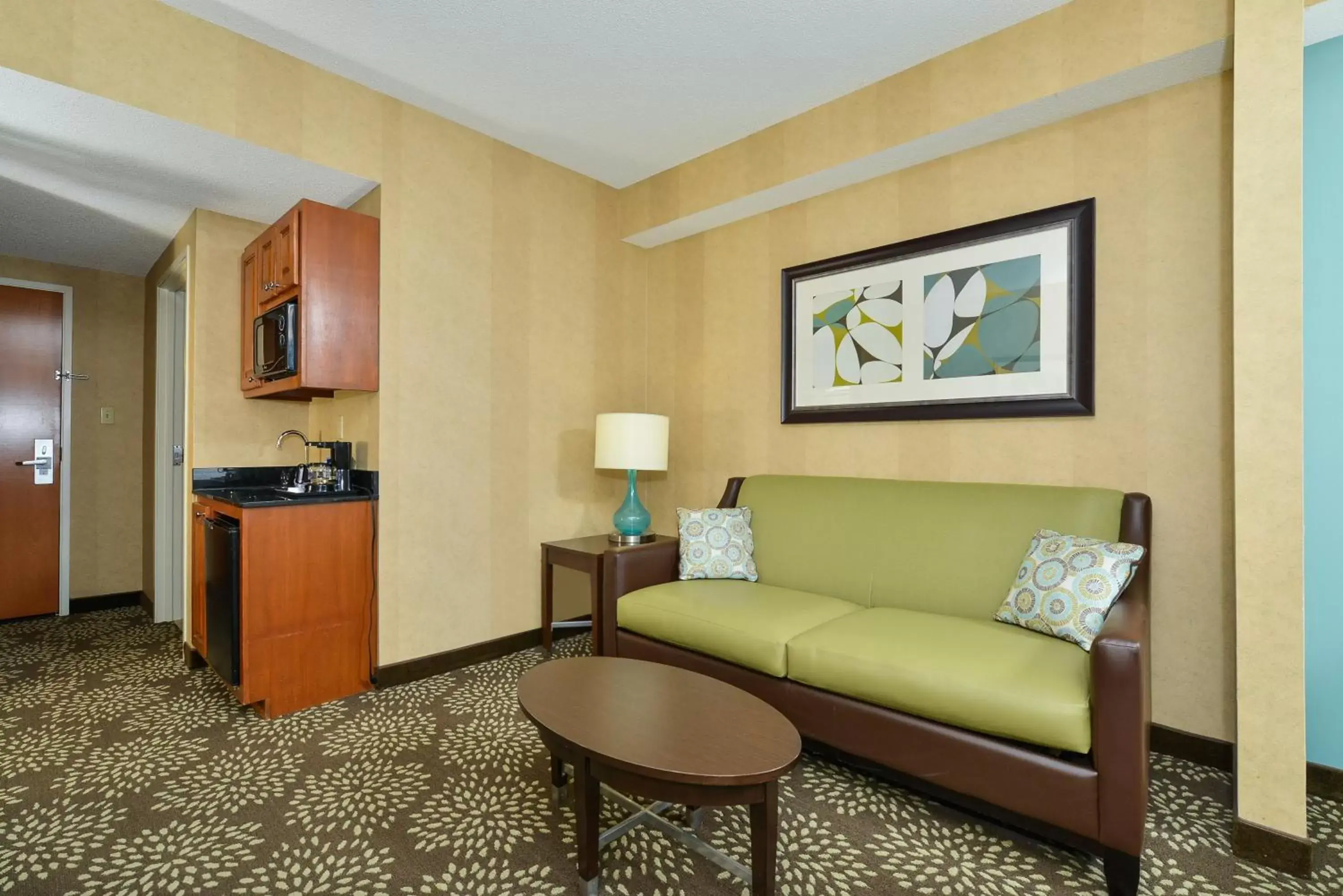 Photo of the whole room, Seating Area in Holiday Inn Express & Suites Sylva / Dillsboro, an IHG Hotel