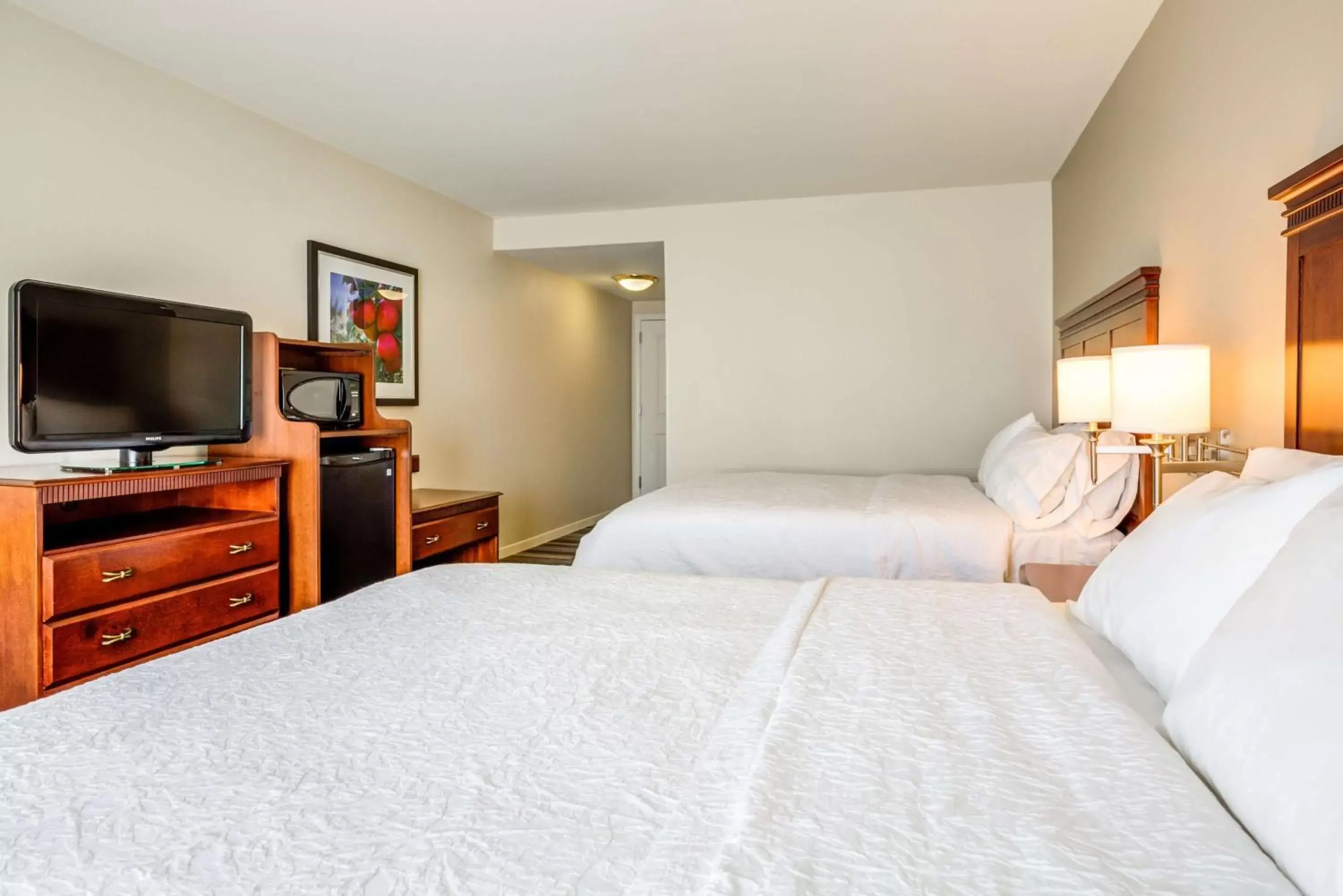 Bedroom, Bed in Hampton Inn & Suites Westford-Chelmsford