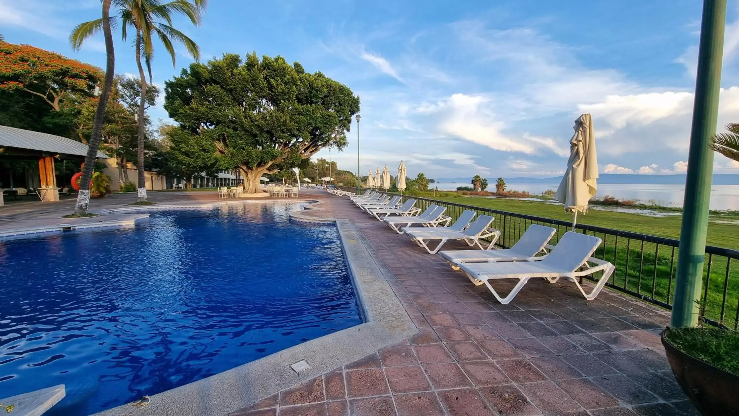 View (from property/room), Swimming Pool in Real de Chapala