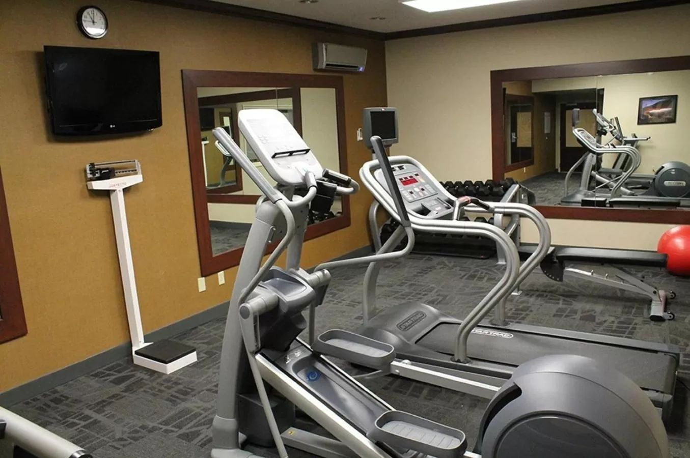 Fitness centre/facilities in Auburn Place Hotel & Suites Paducah