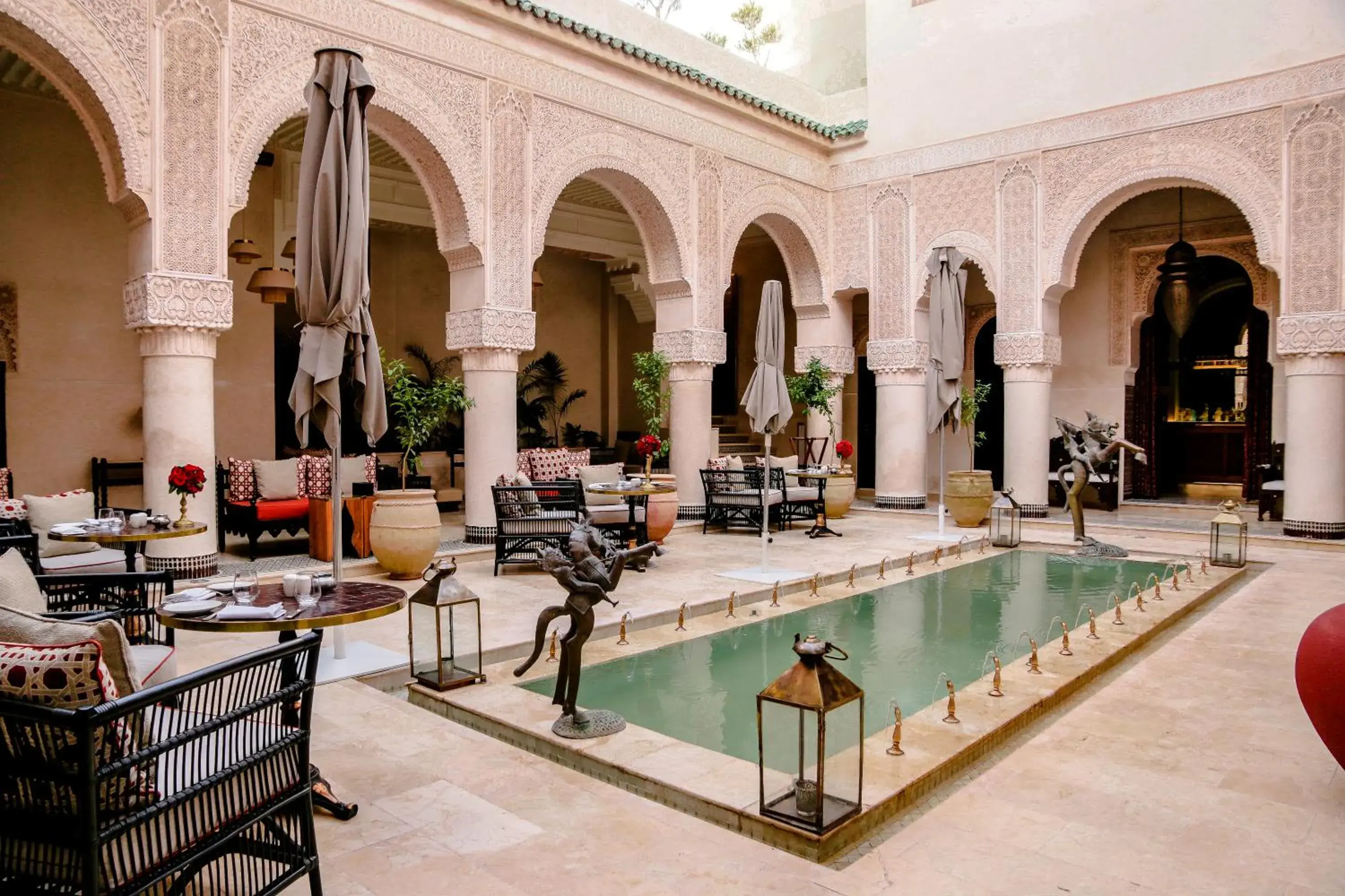 Property building, Swimming Pool in Riad Fes Relais et Cháteaux