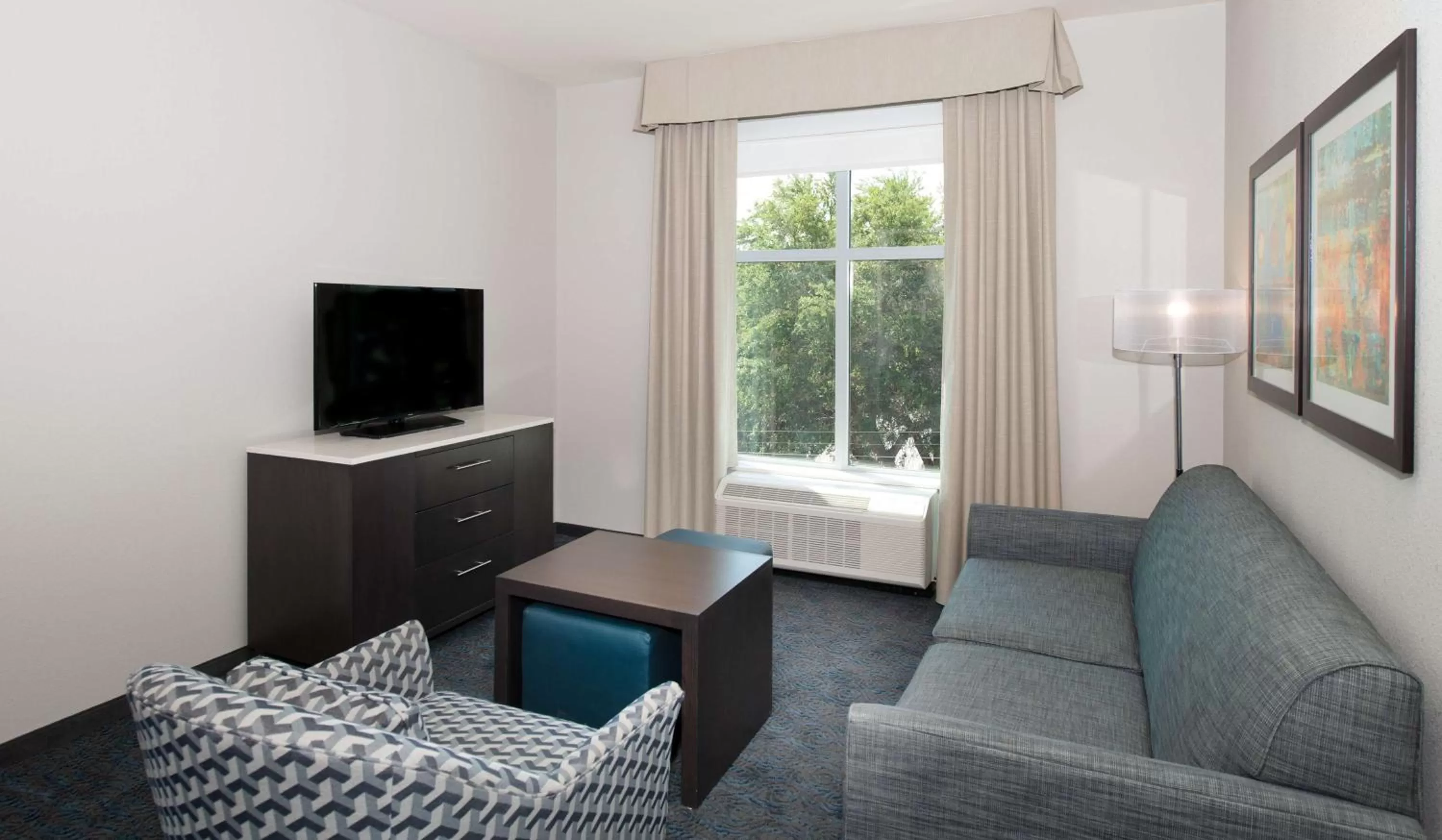 Living room in Homewood Suites By Hilton North Charleston