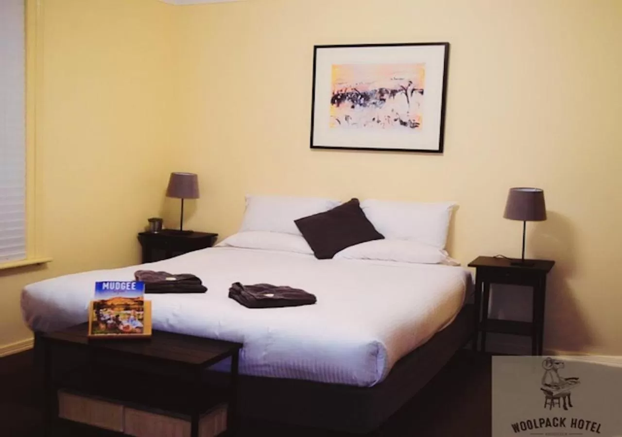 Basic Triple Room with Shared Bathroom in The Woolpack Hotel