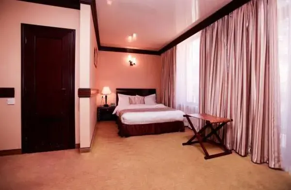 Bed in Best Western Plus Paradise Hotel Dilijan