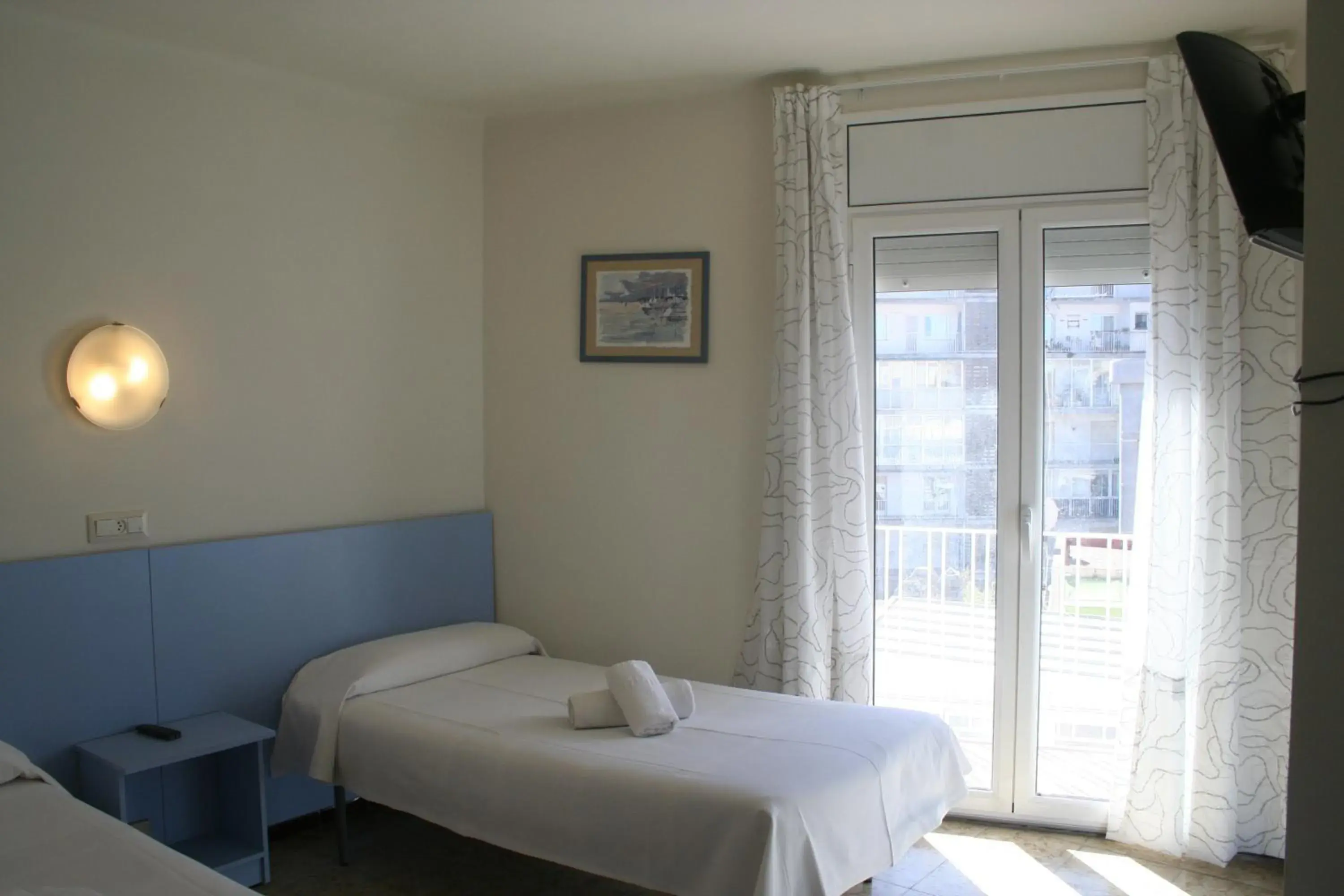 Single Room with Private Bathroom in Hotel del Mar Single Room with Private Bathroom in Hotel del Mar