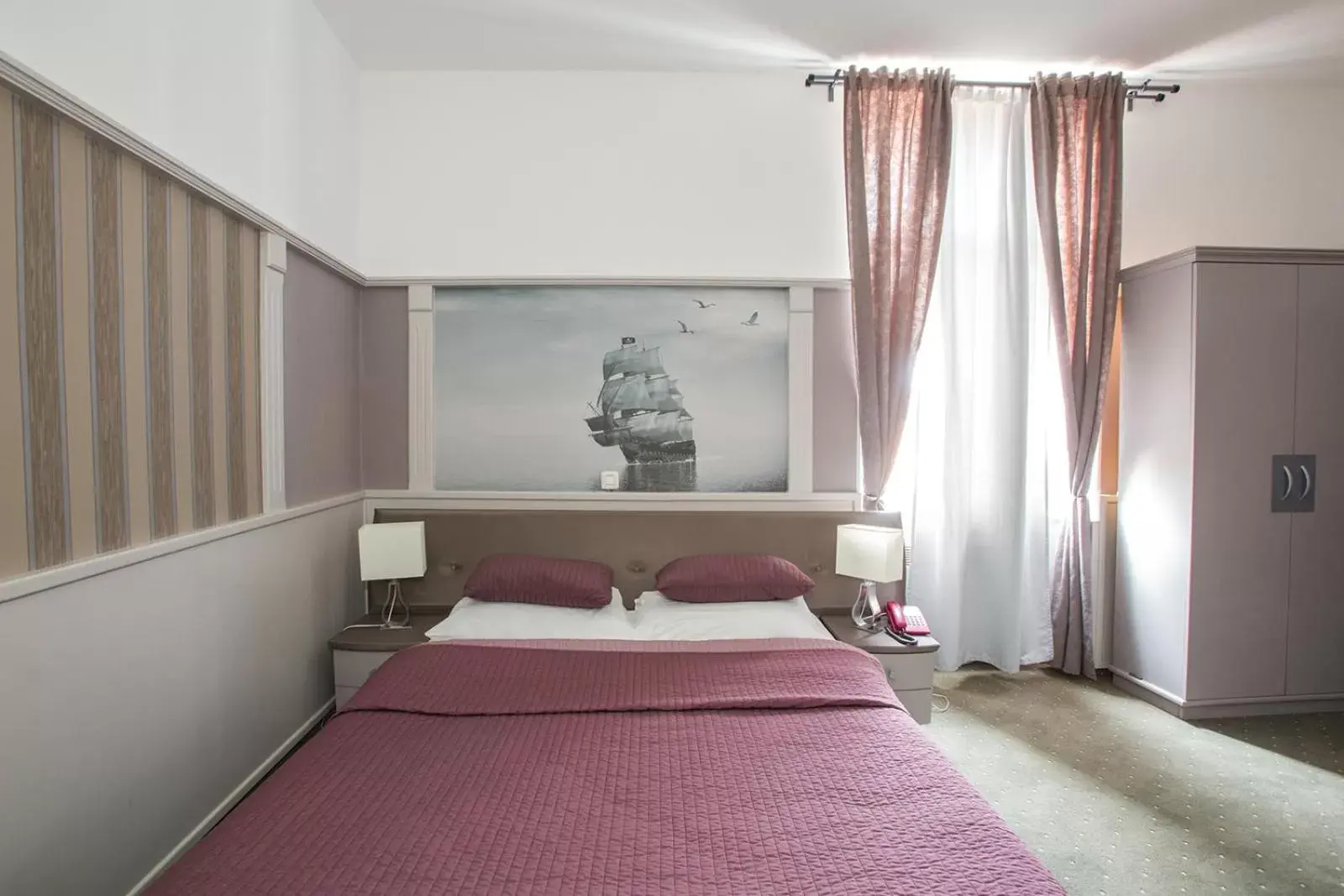 TV and multimedia, Bed in Hotel Galija TV and multimedia, Bed in Hotel Galija