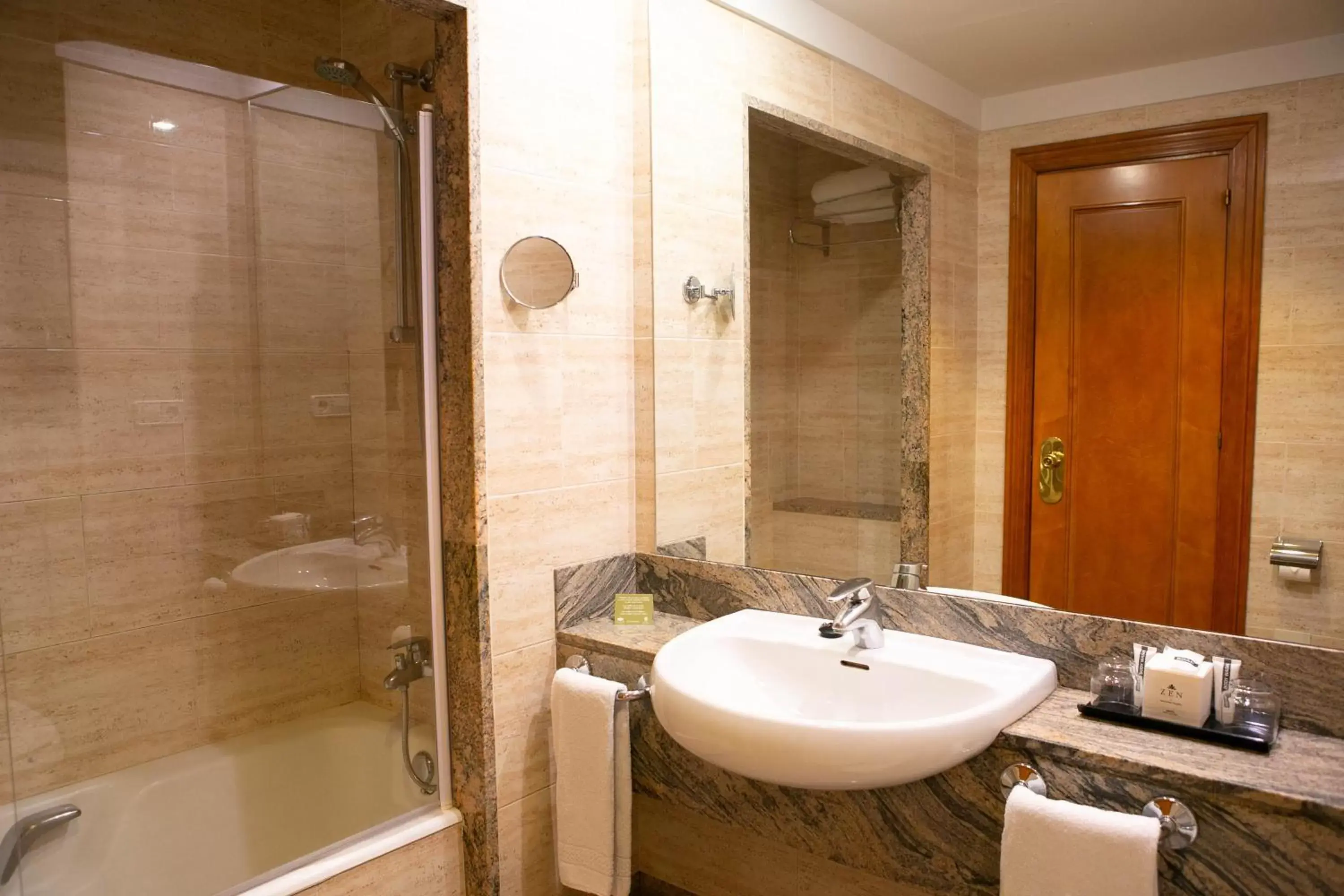 Bathroom in Hotel Sercotel Ciudad de Oviedo