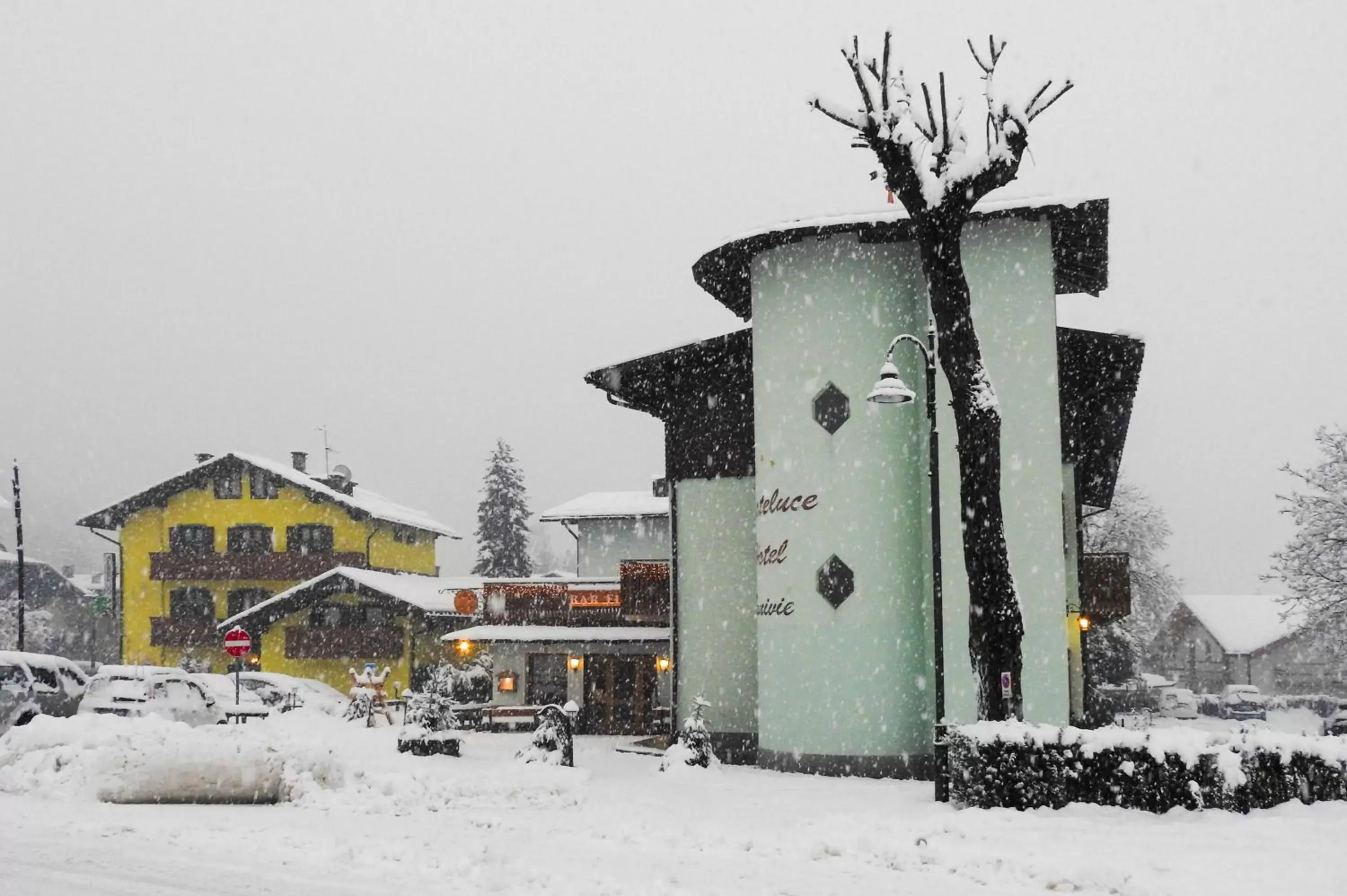 Property building, Winter in Casteluce Hotel Funivie