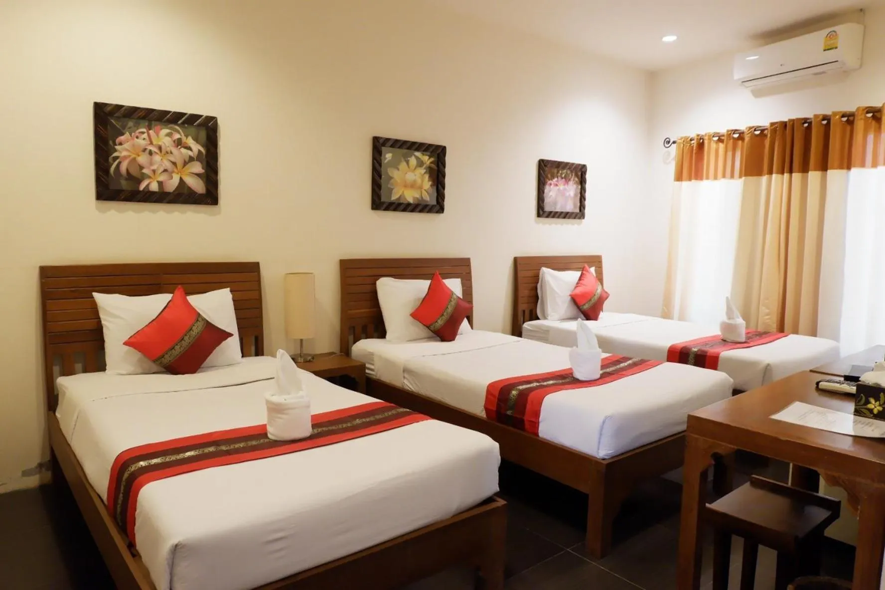 Bed in Home Inn Pai Garden