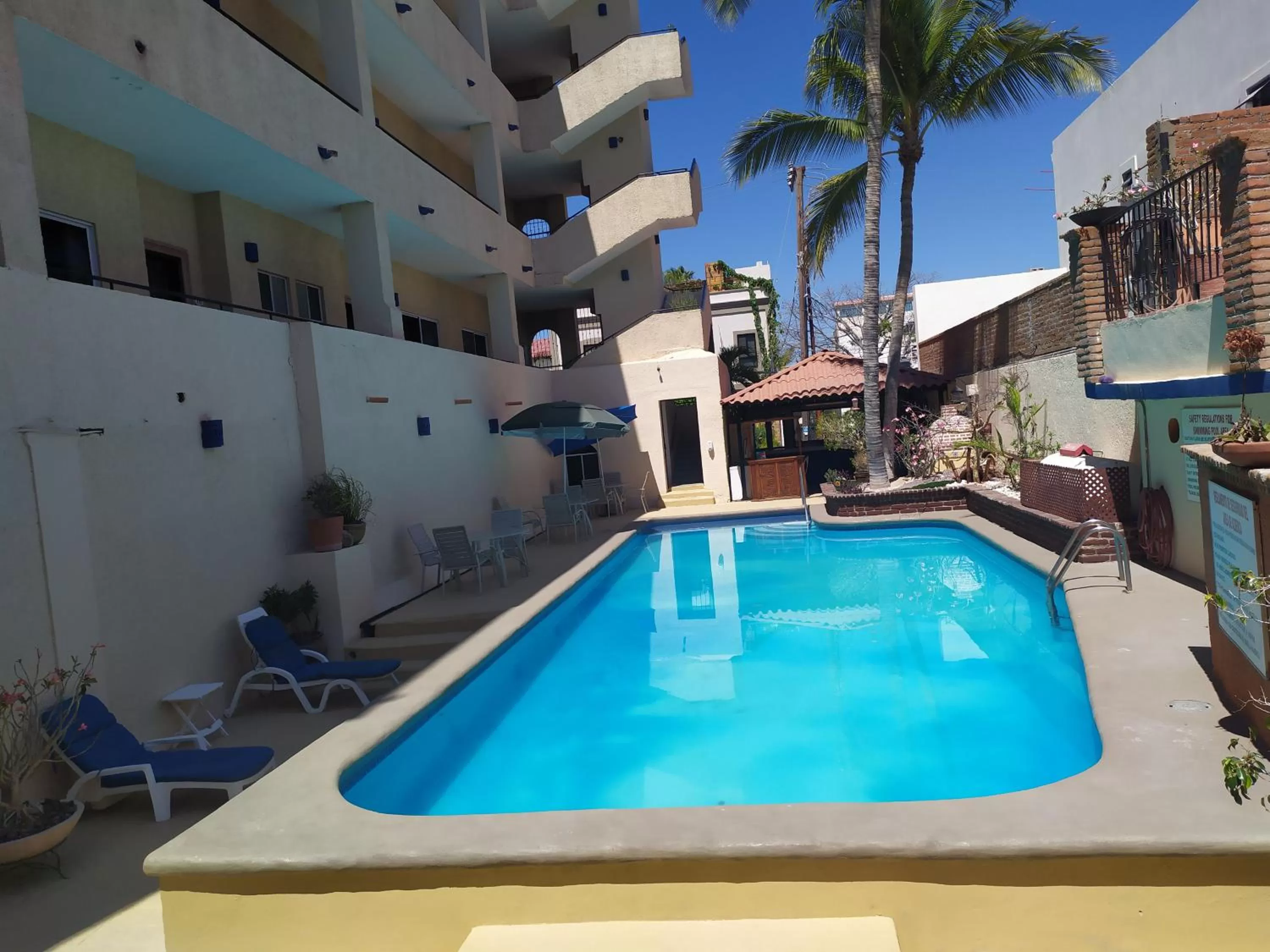 Swimming Pool in Las Gaviotas Condo-Hotel La Paz BCS