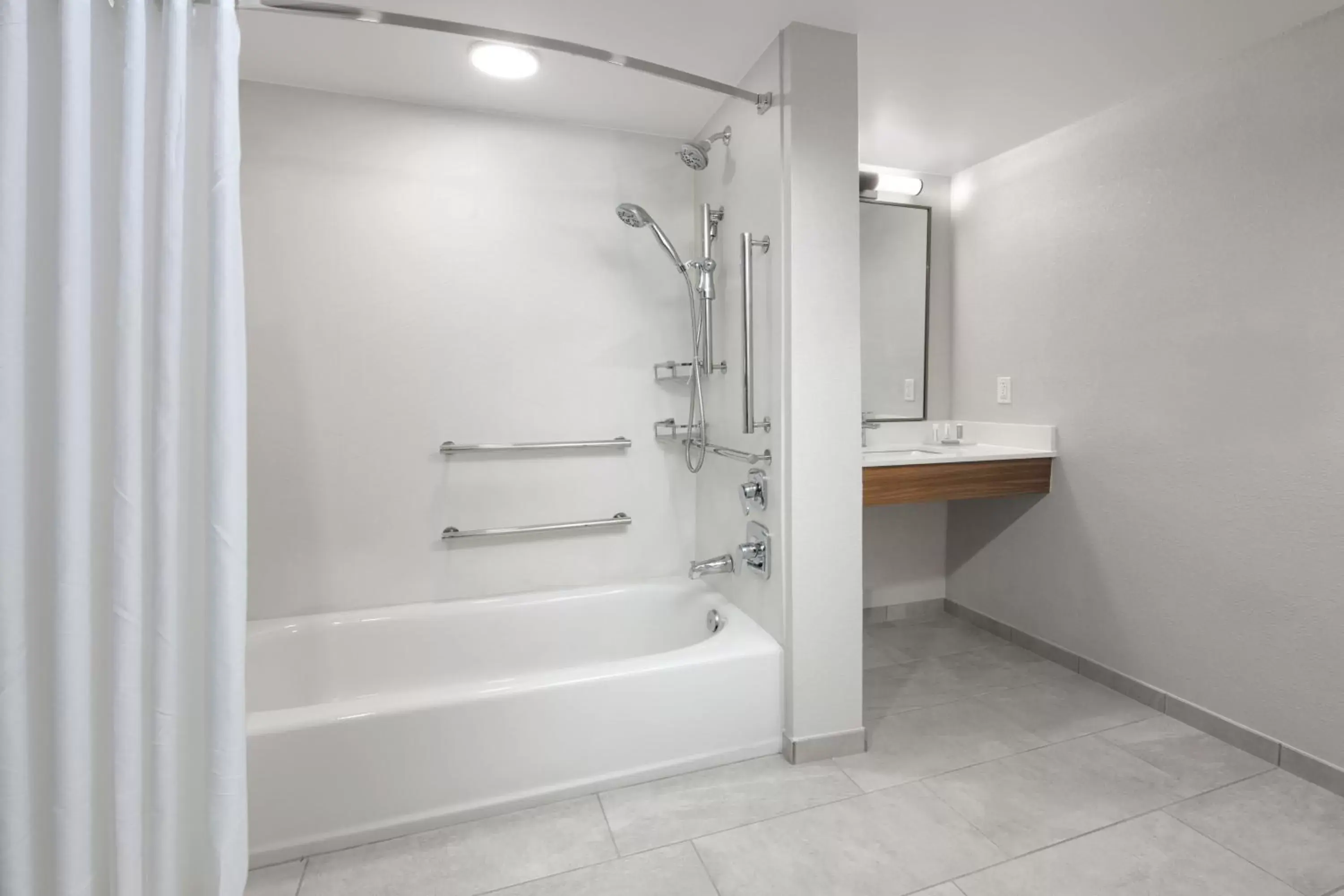Bathroom in Fairfield Inn & Suites by Marriott Pottstown Limerick