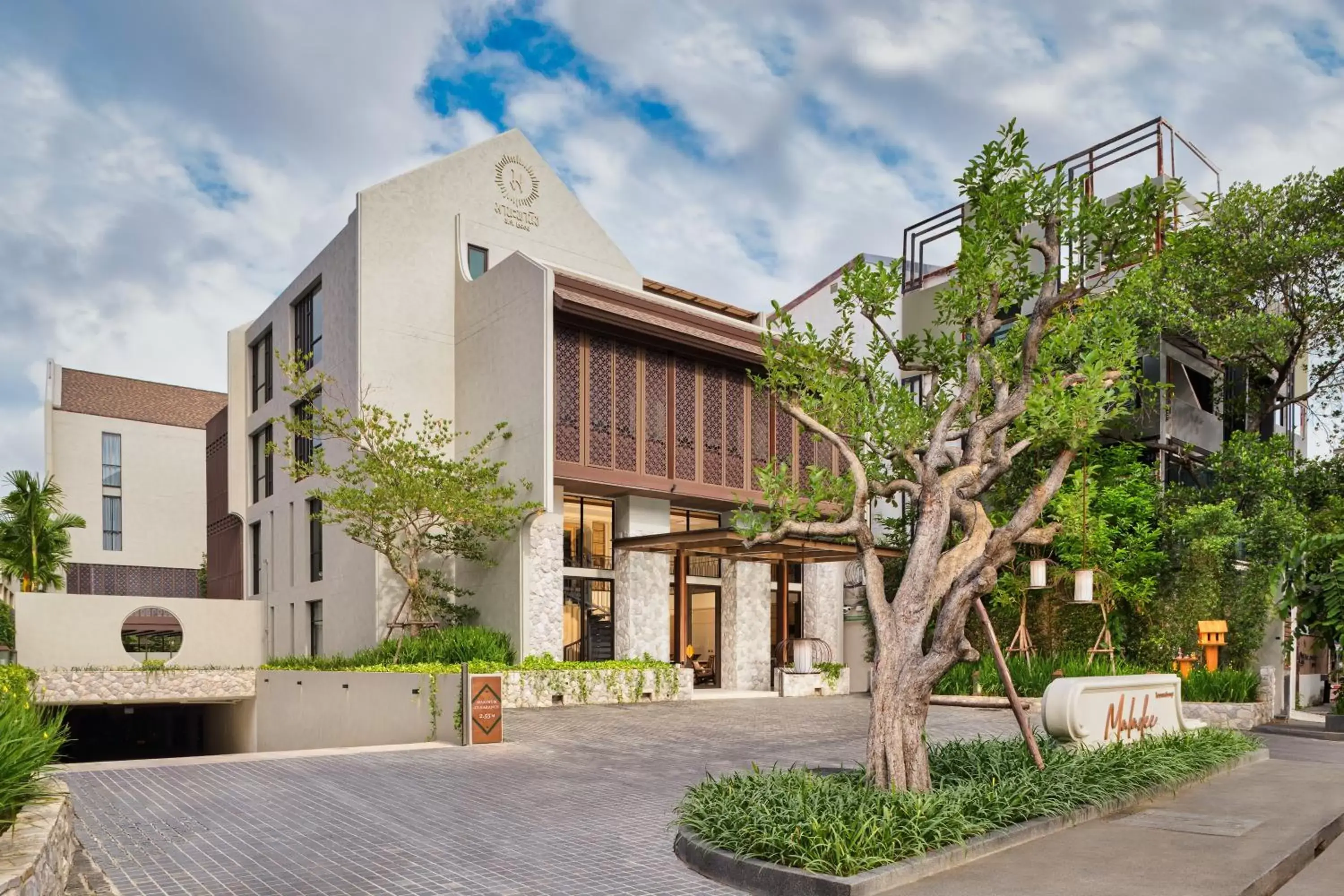 Property building in Maladee Rendezvous Hotel Chiang Mai Property building in Maladee Rendezvous Hotel Chiang Mai