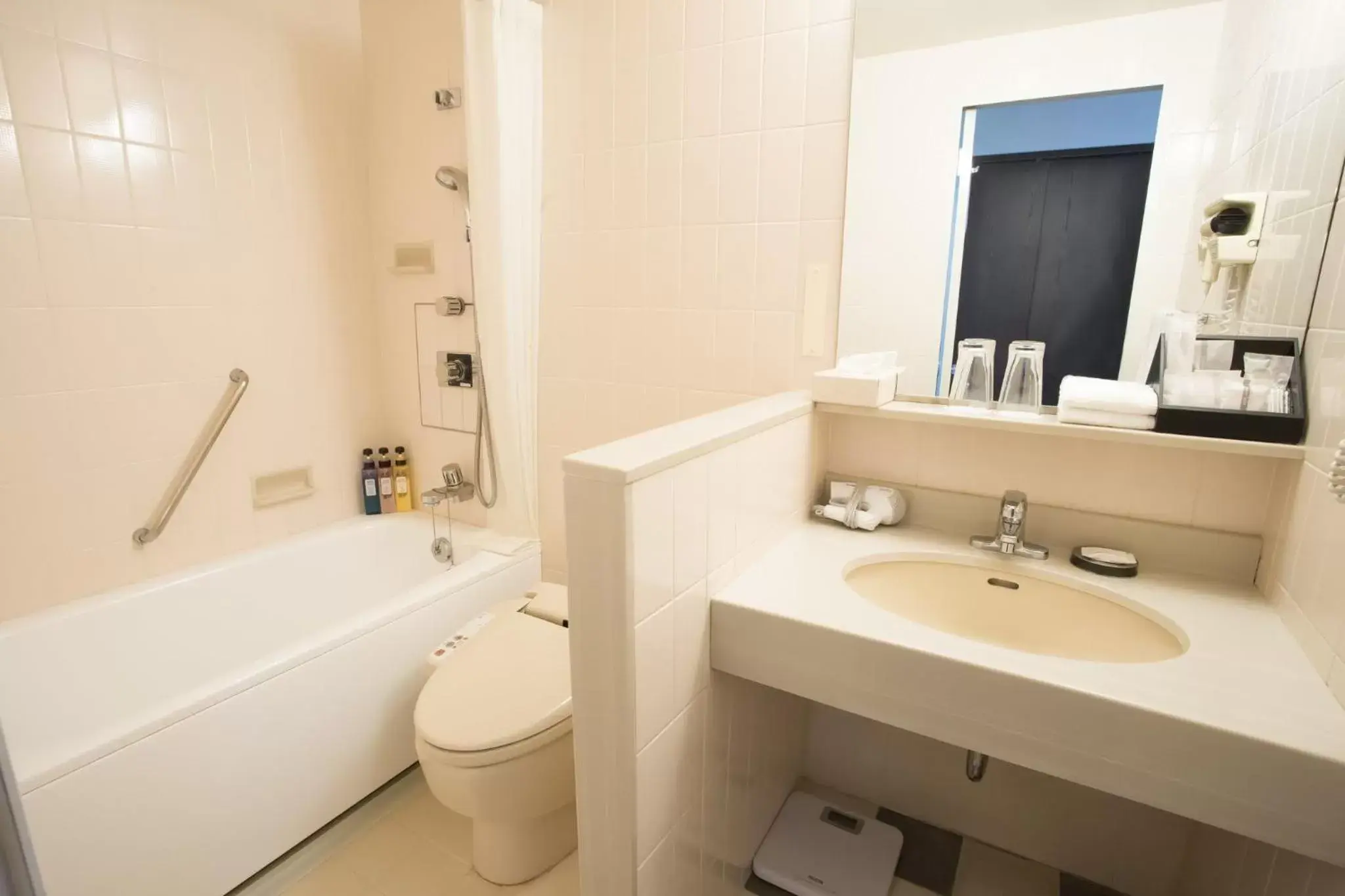 Photo of the whole room, Bathroom in ANA Crowne Plaza Narita, an IHG Hotel