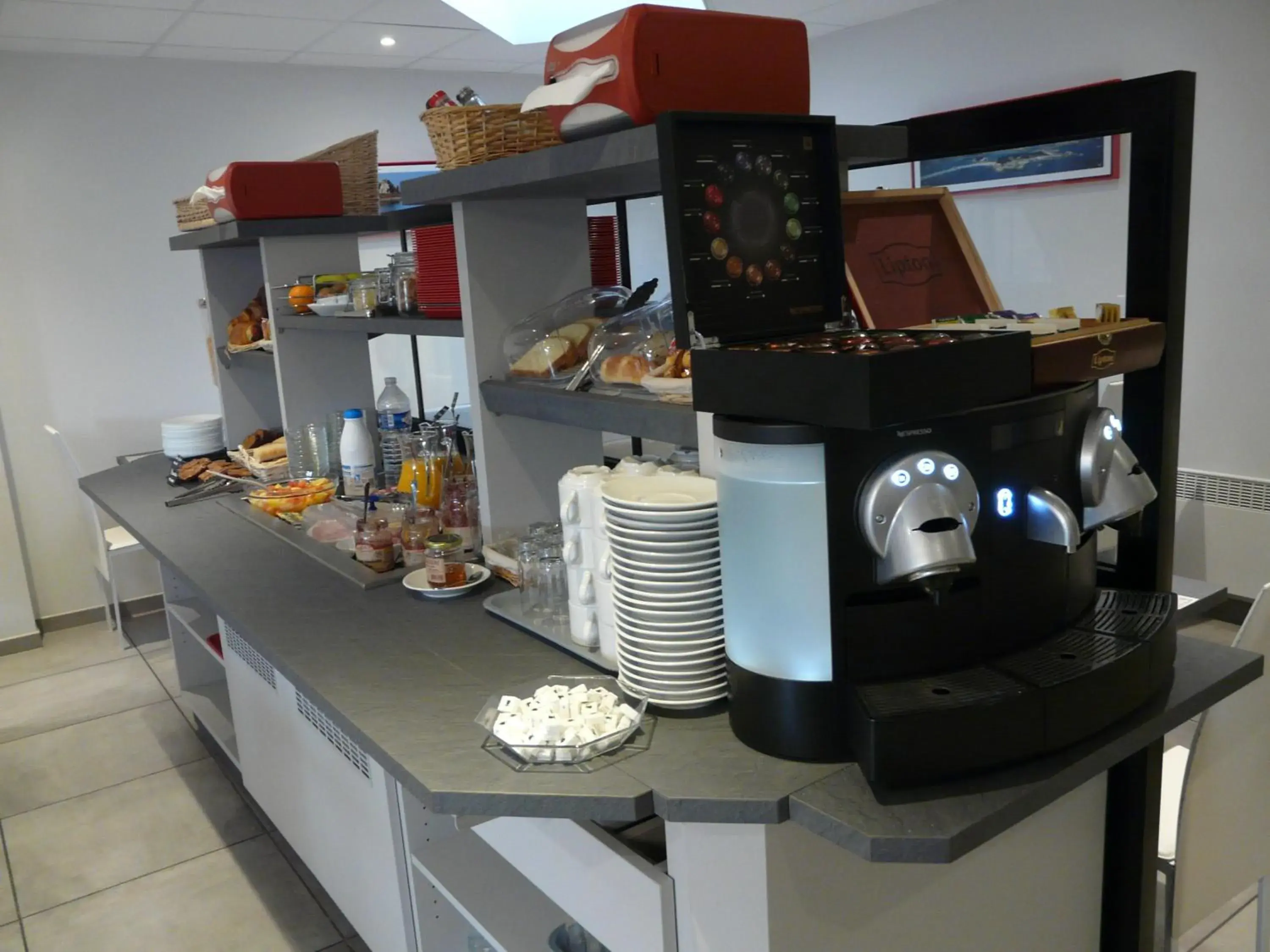 Buffet breakfast in Hôtel de la baie de Paimpol