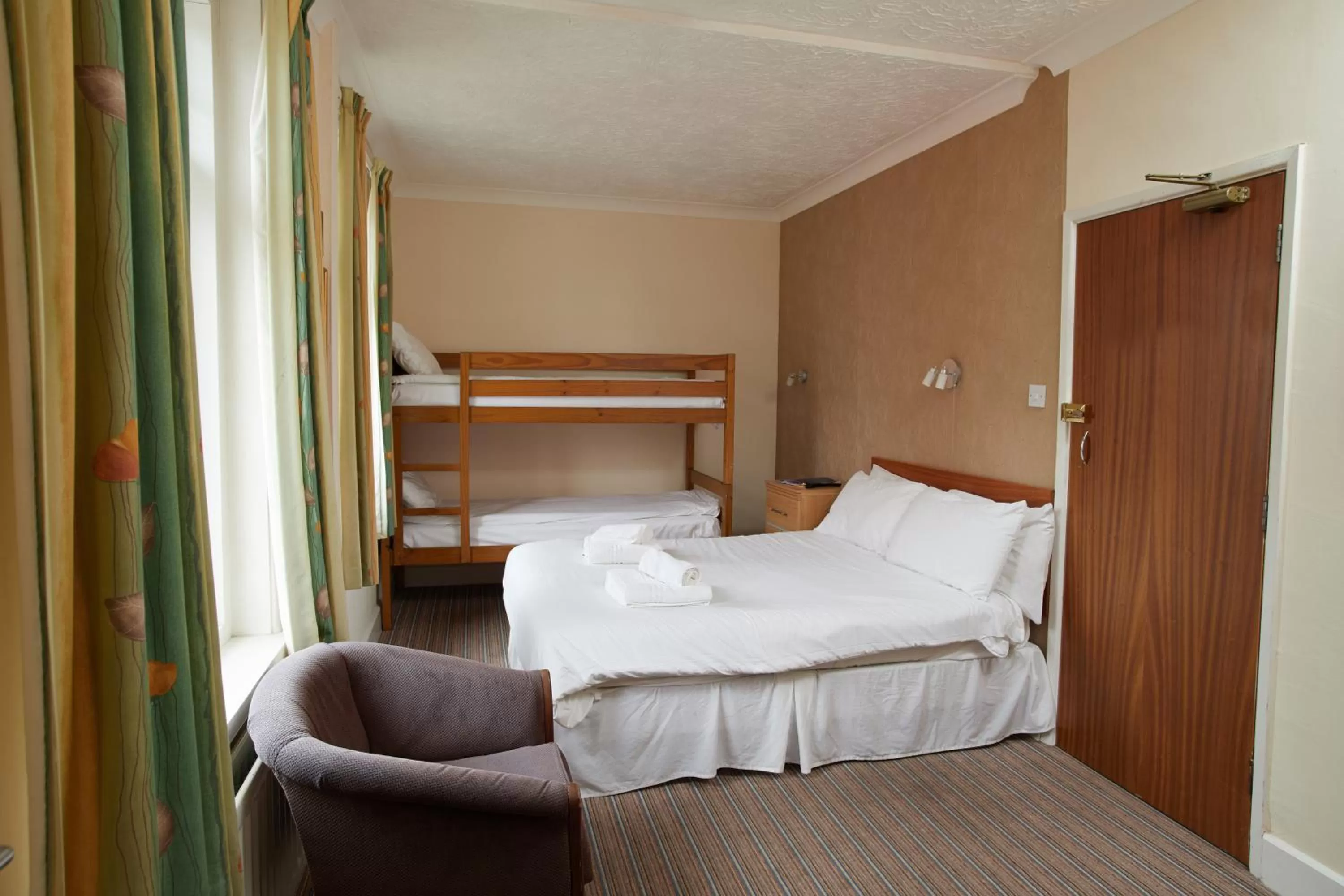 Photo of the whole room, Bed in Marine Lodge